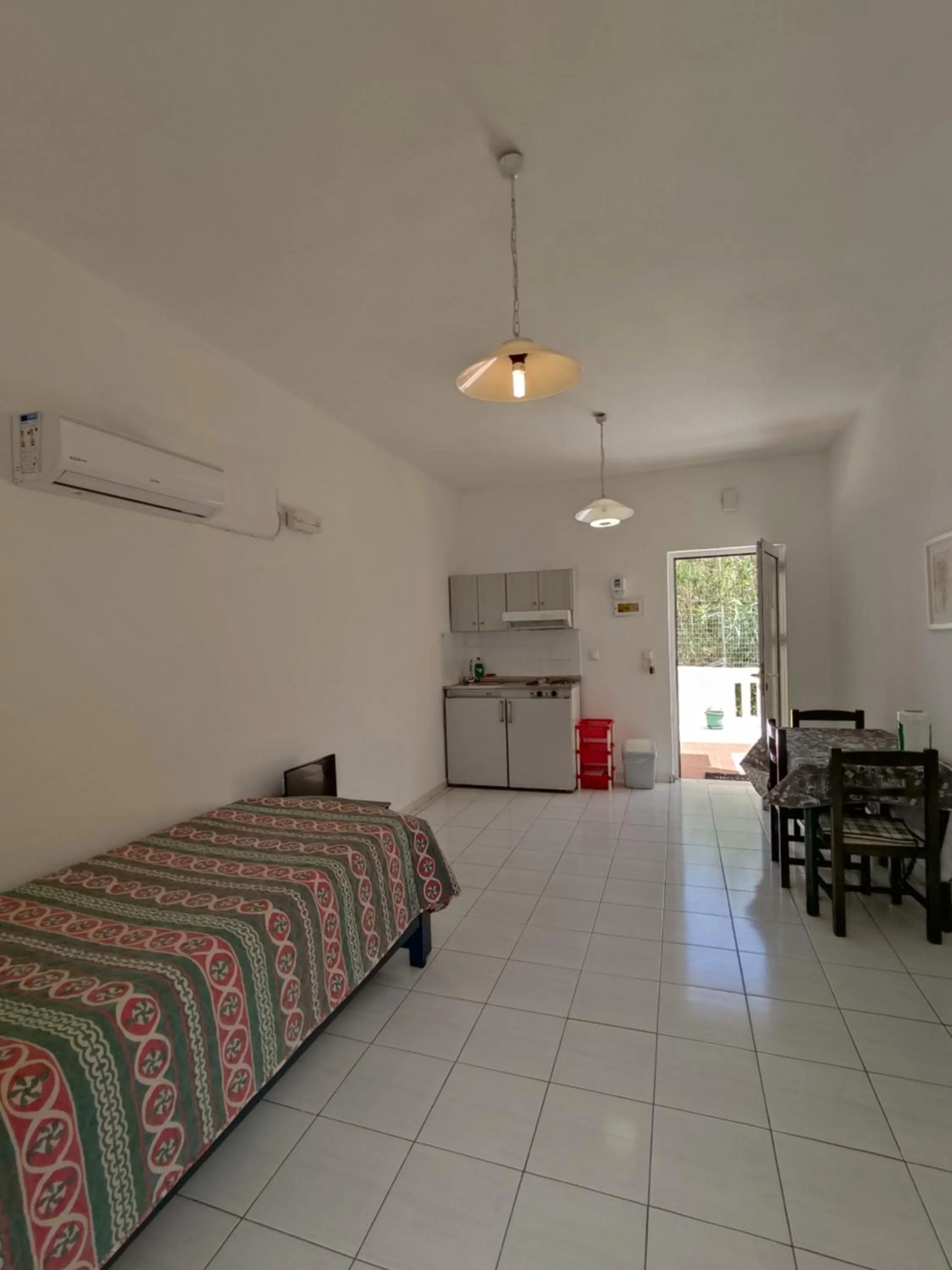 Kitchen or kitchenette, Bed in Zinovia