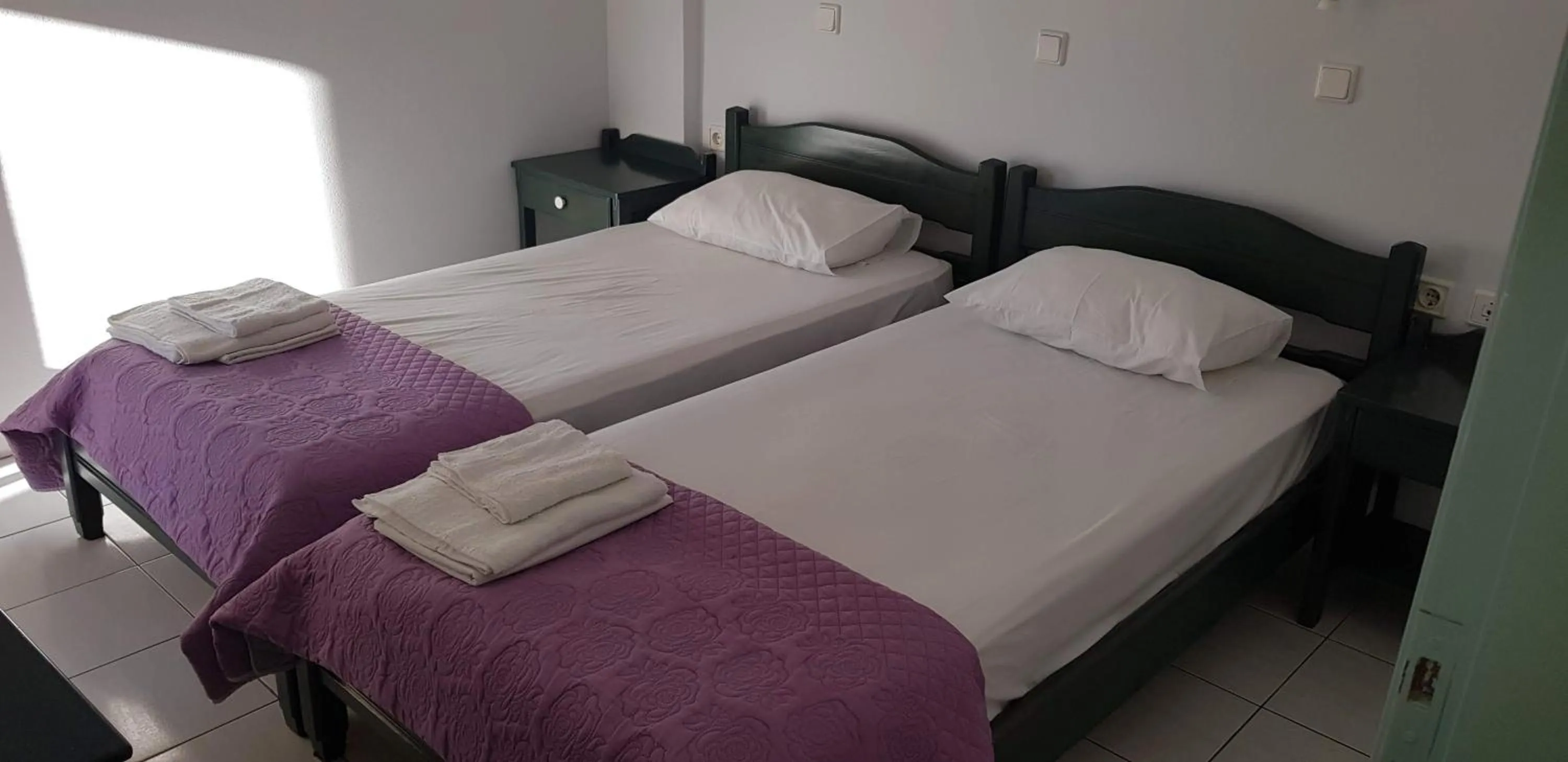 Photo of the whole room, Bed in Zinovia