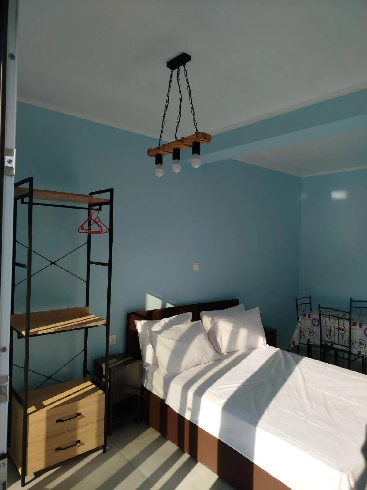 wardrobe, Bed in Zinovia