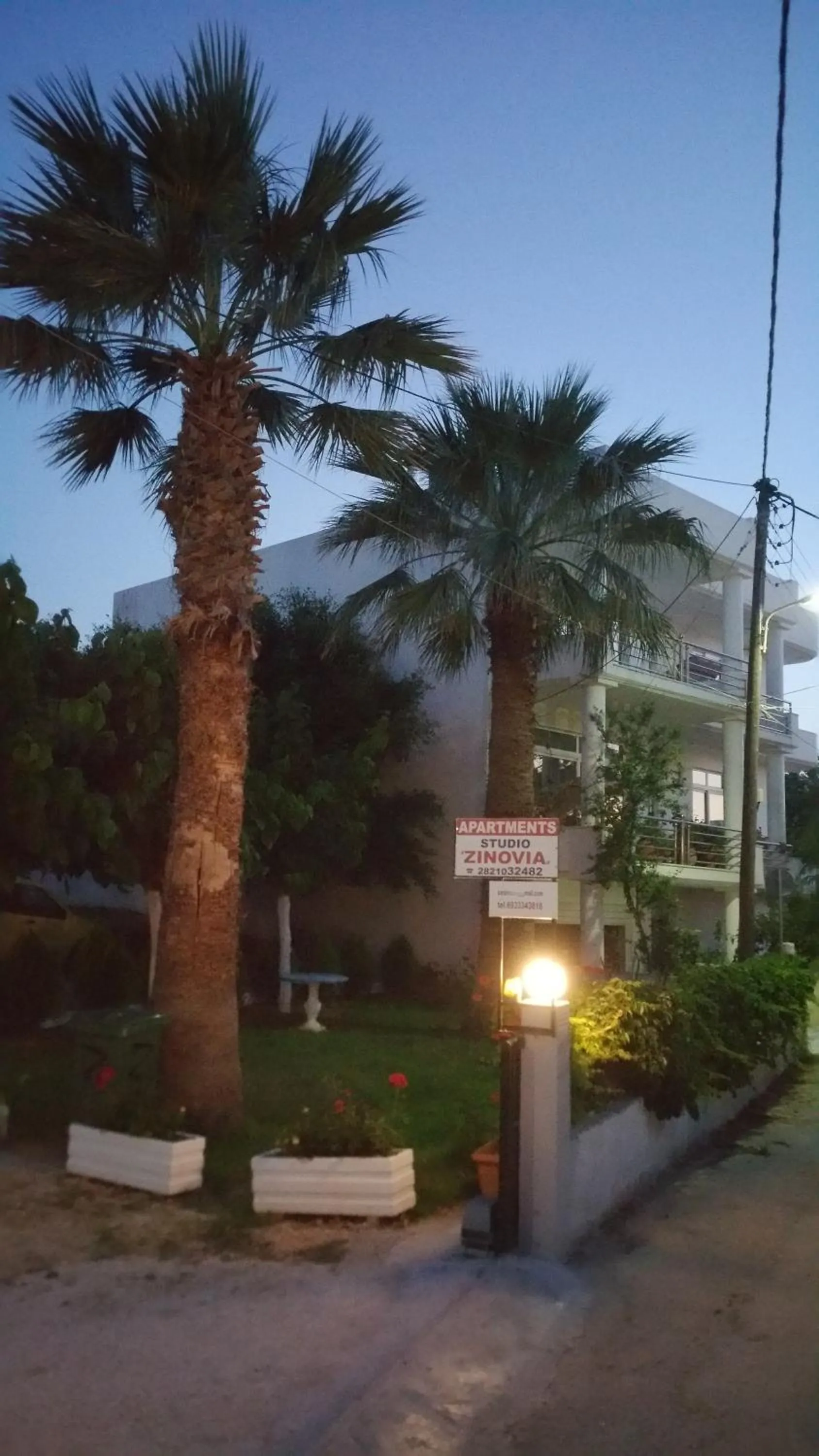 Facade/entrance in Zinovia