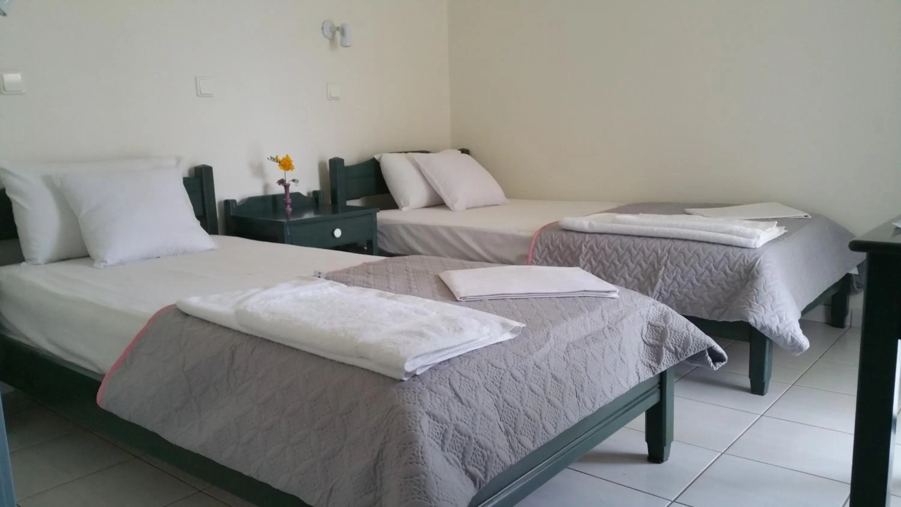 Bedroom, Bed in Zinovia