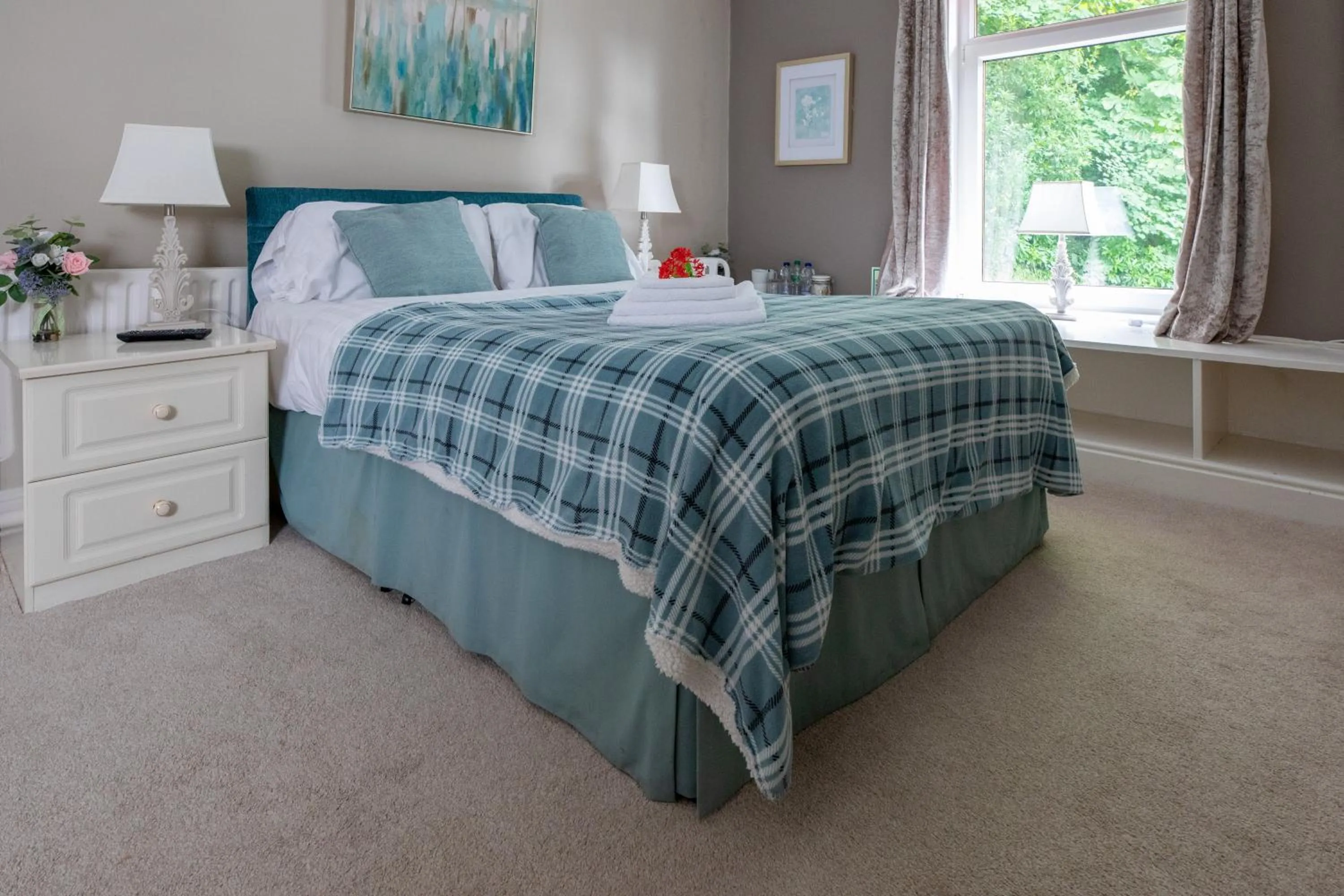 Bedroom, Bed in Plas Maenan