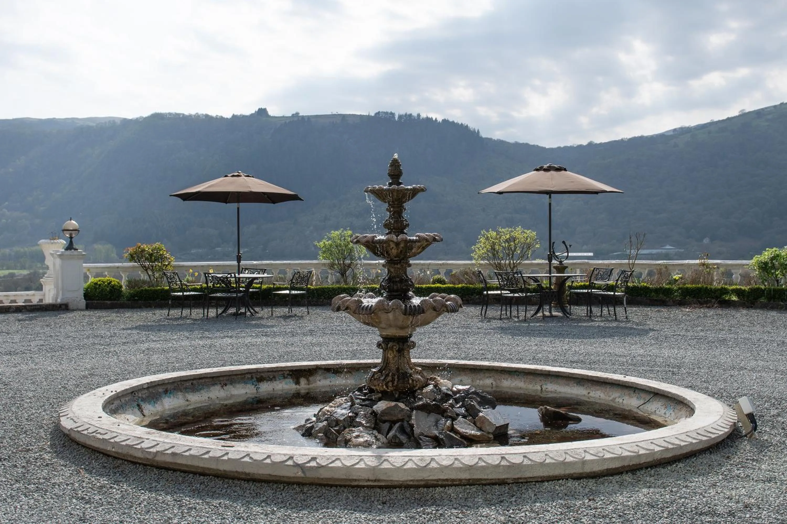 Inner courtyard view in Plas Maenan
