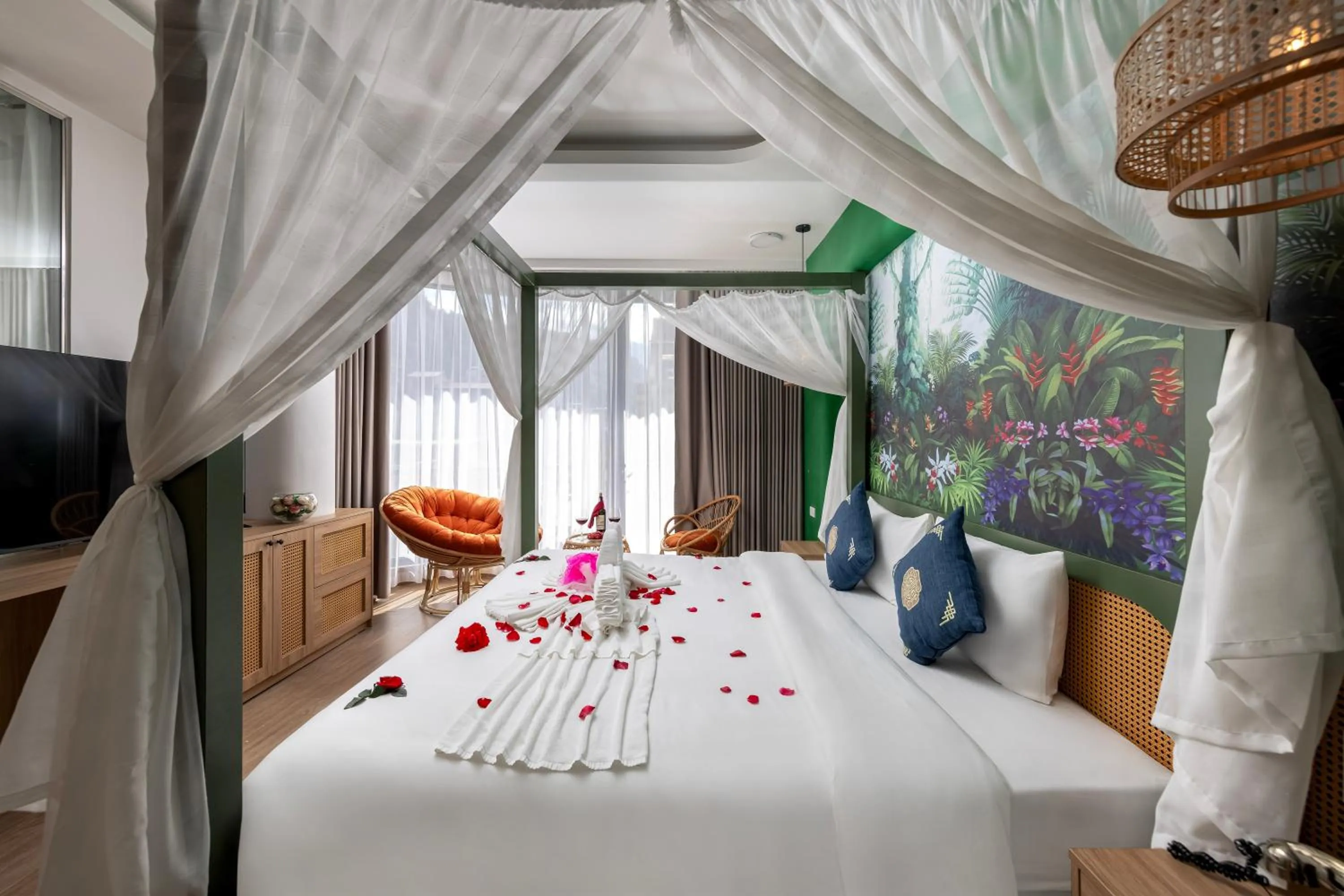 Bed in Tropical Paradise Sapa Hotel & Tour