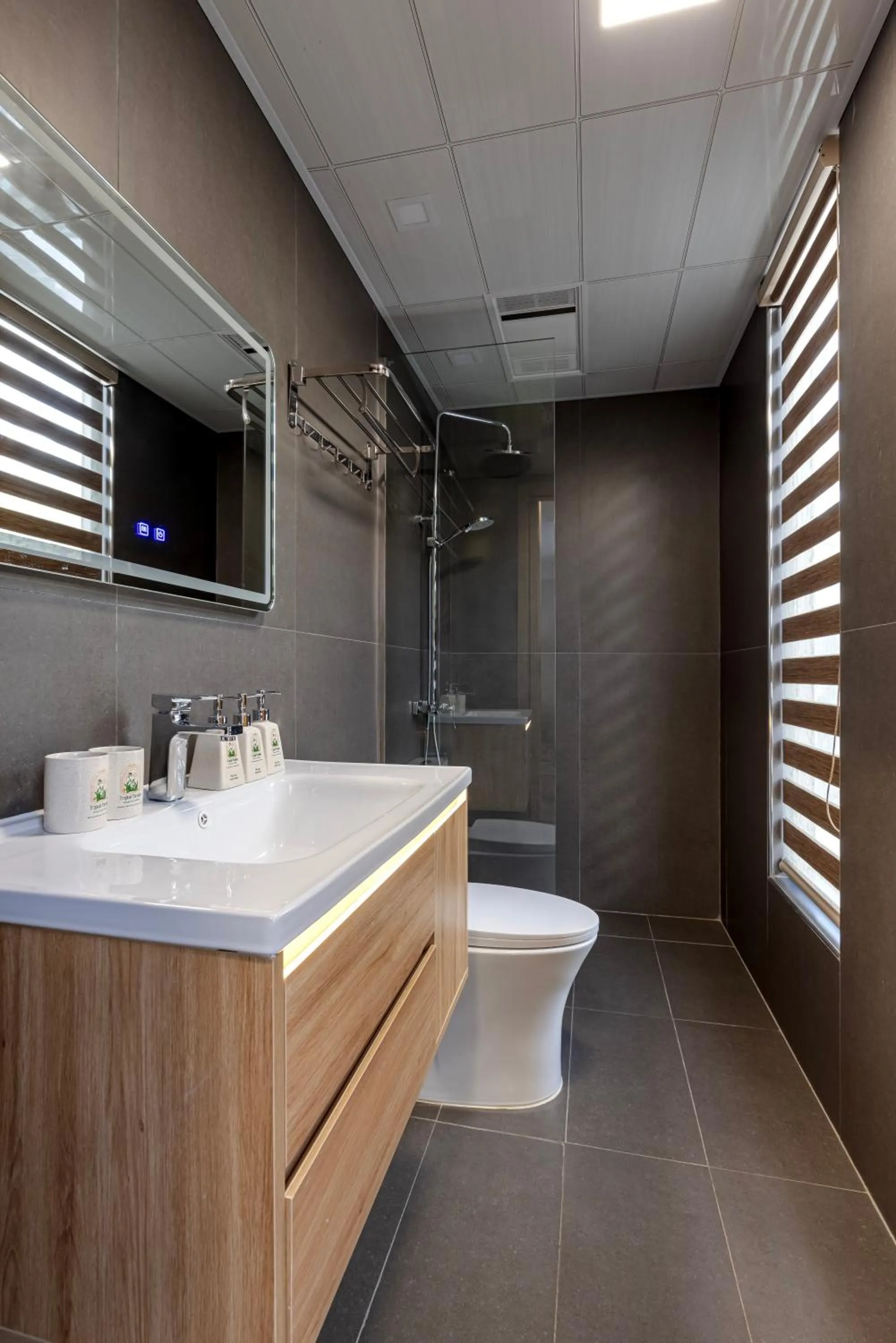 Shower in Tropical Paradise Sapa Hotel & Tour