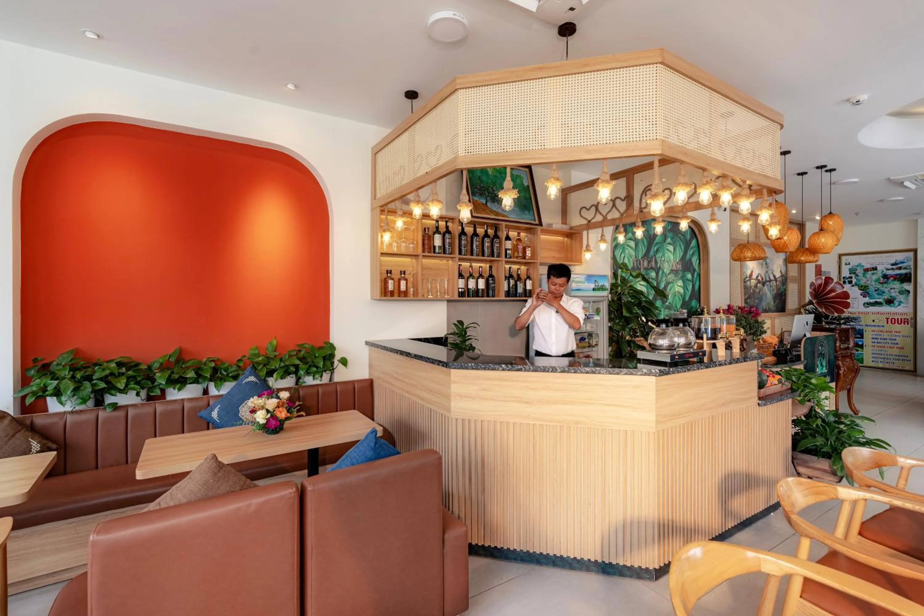 Lounge or bar in Tropical Paradise Sapa Hotel & Tour