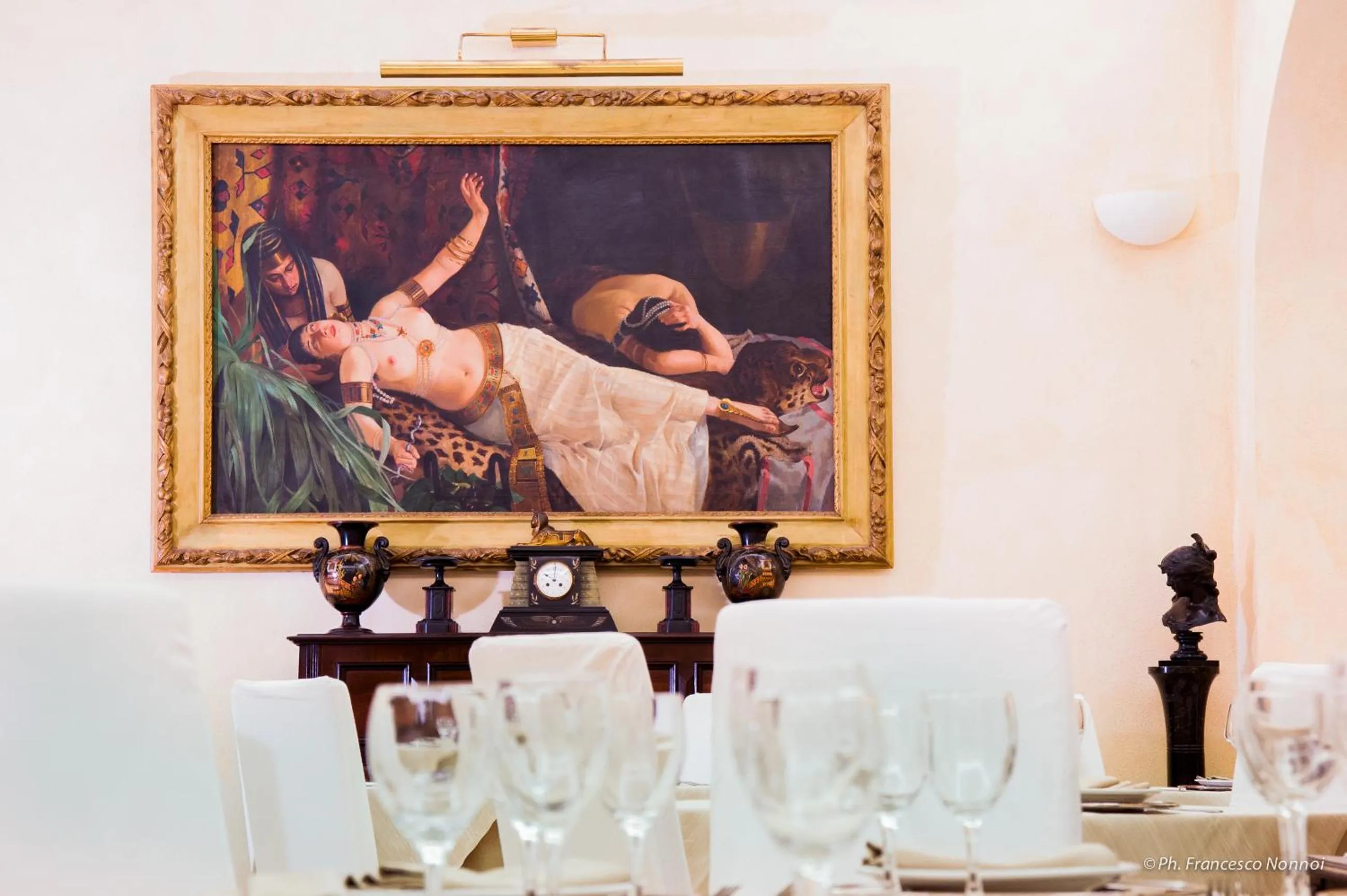 Restaurant/places to eat in Hotel Flora