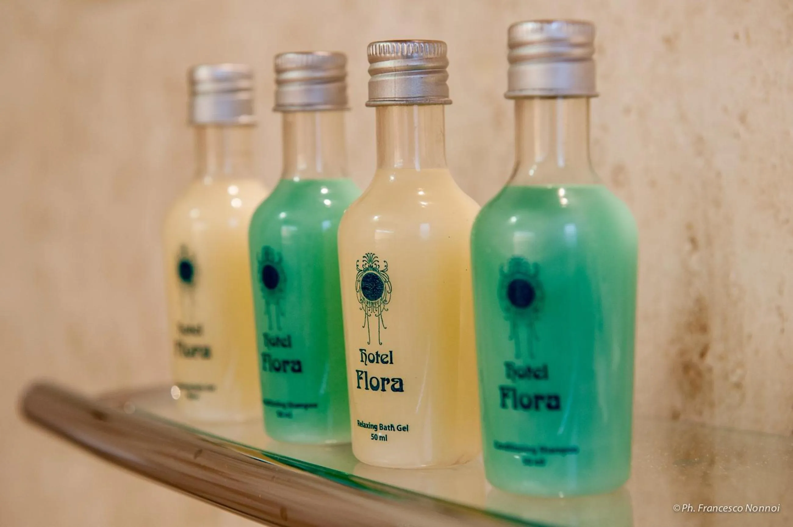 Bathroom in Hotel Flora