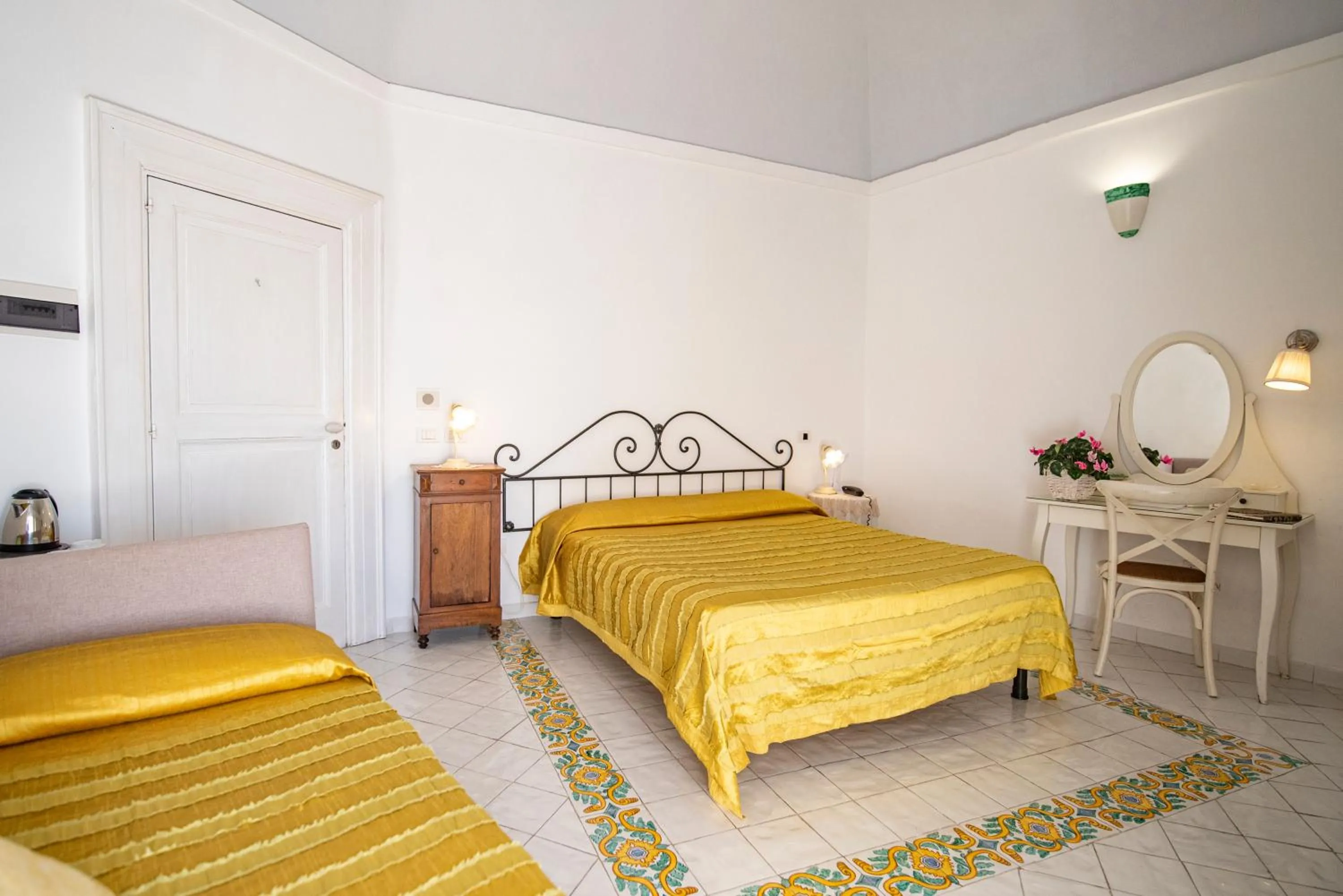 Photo of the whole room, Bed in Hotel La Casa sul Mare