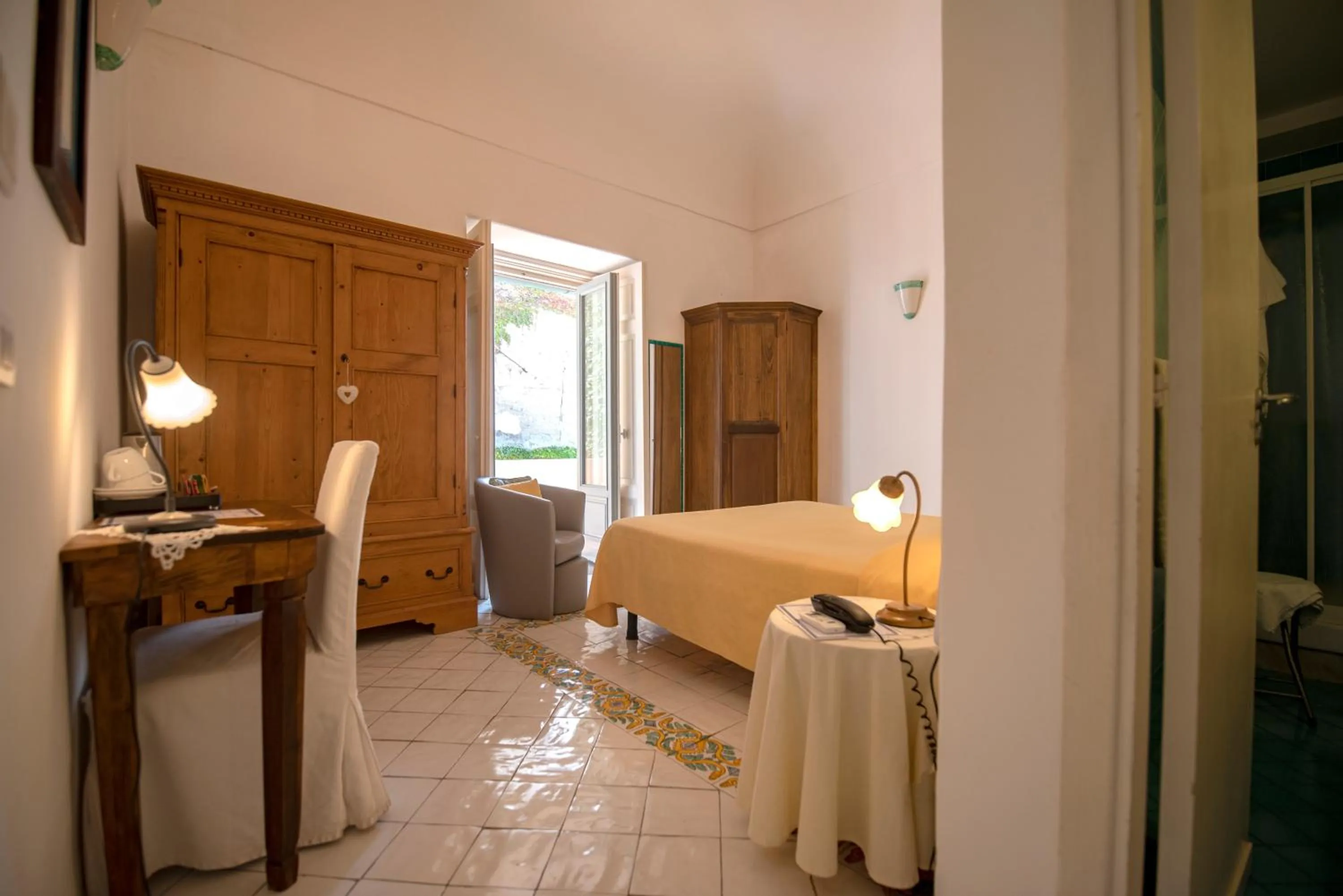 Photo of the whole room, Bed in Hotel La Casa sul Mare
