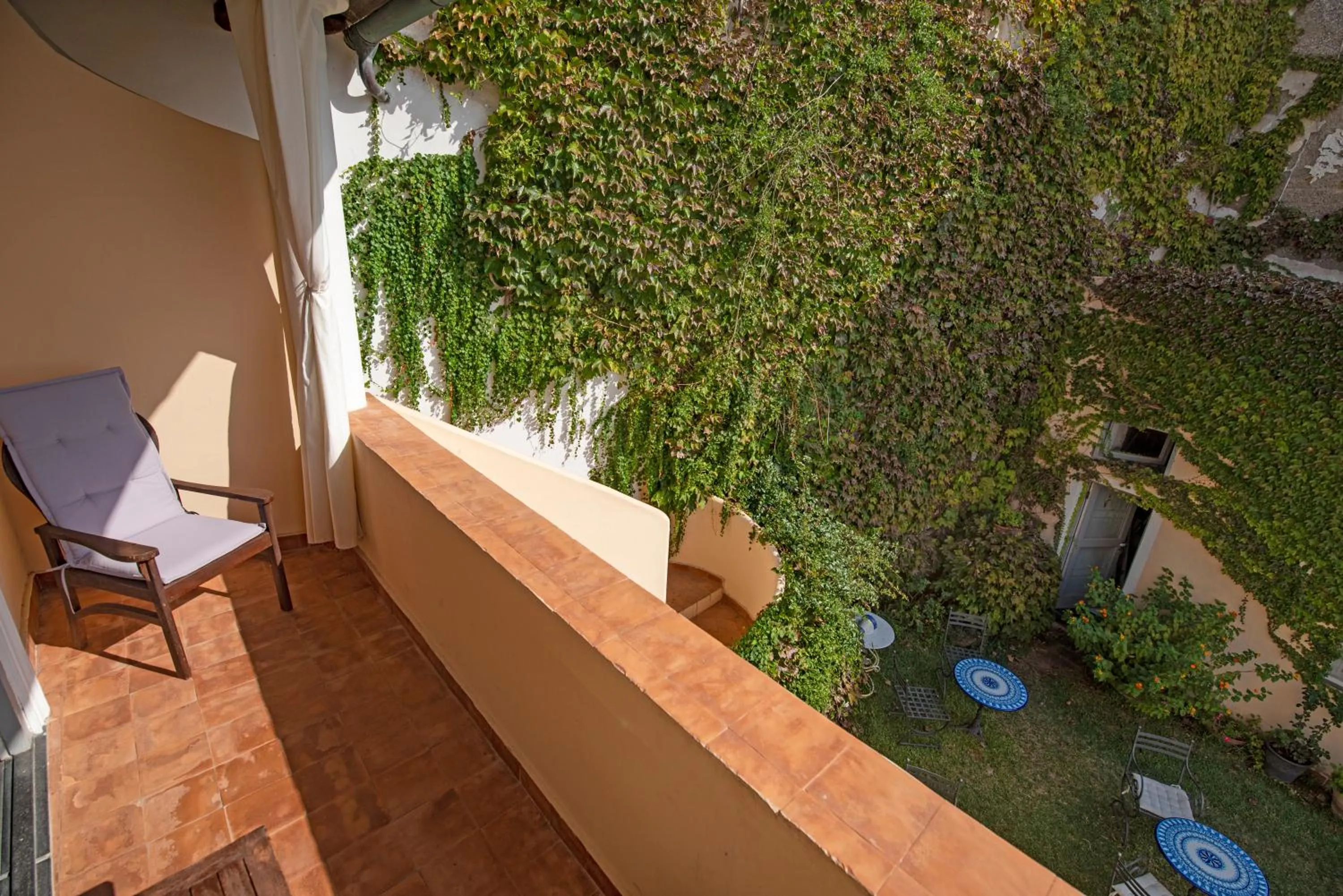 Garden view in Hotel La Casa sul Mare