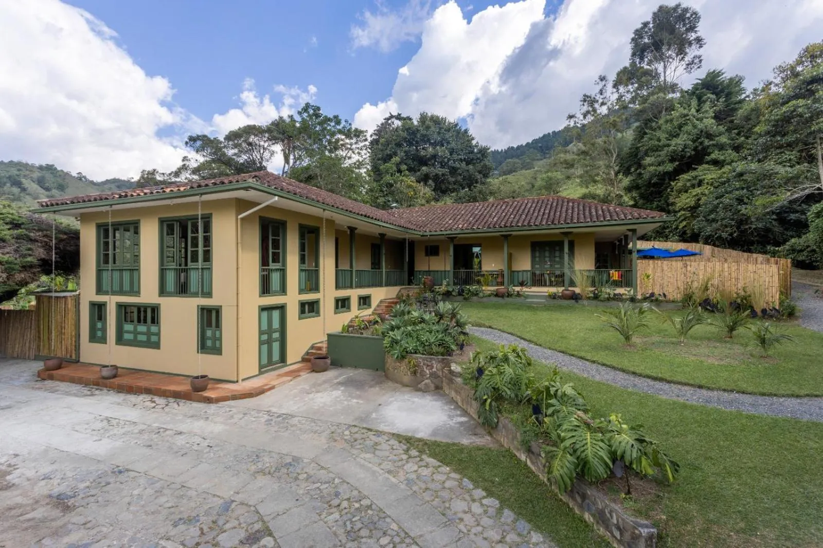 Property building in Sazagua Cocora Reserva Natural
