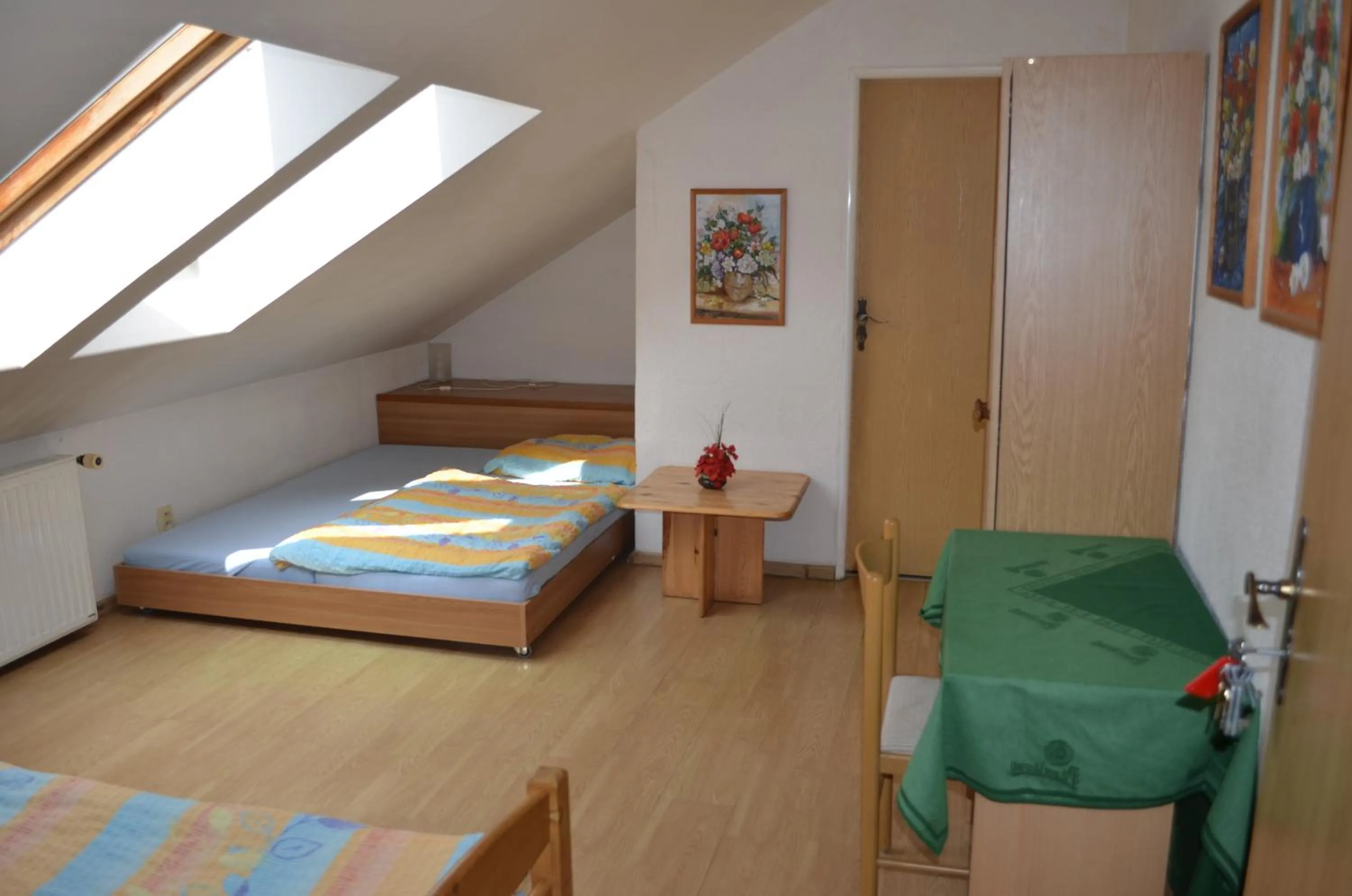 Photo of the whole room, Bed in Pension Egida