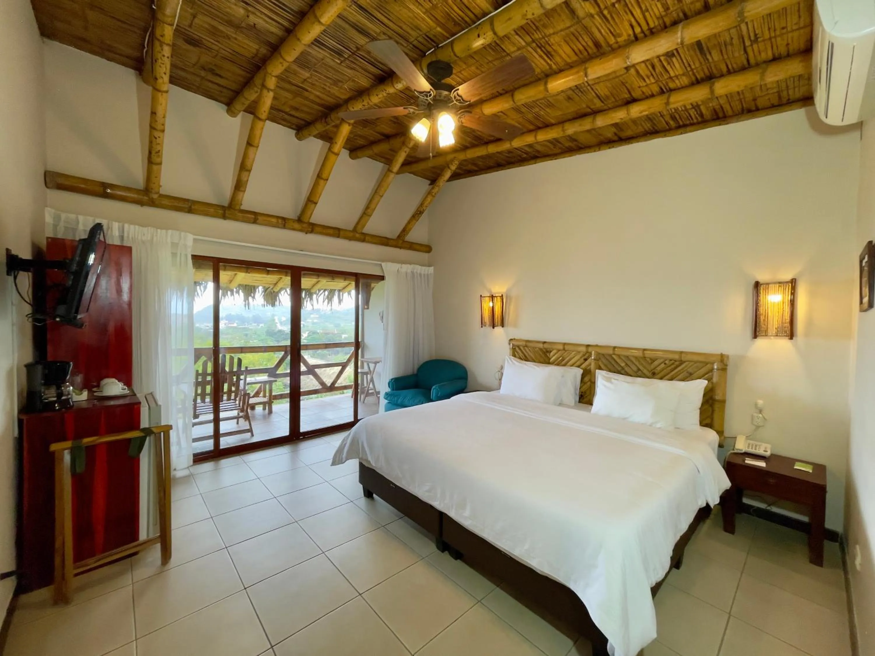 Bed in Nativa Bambu Ecolodge