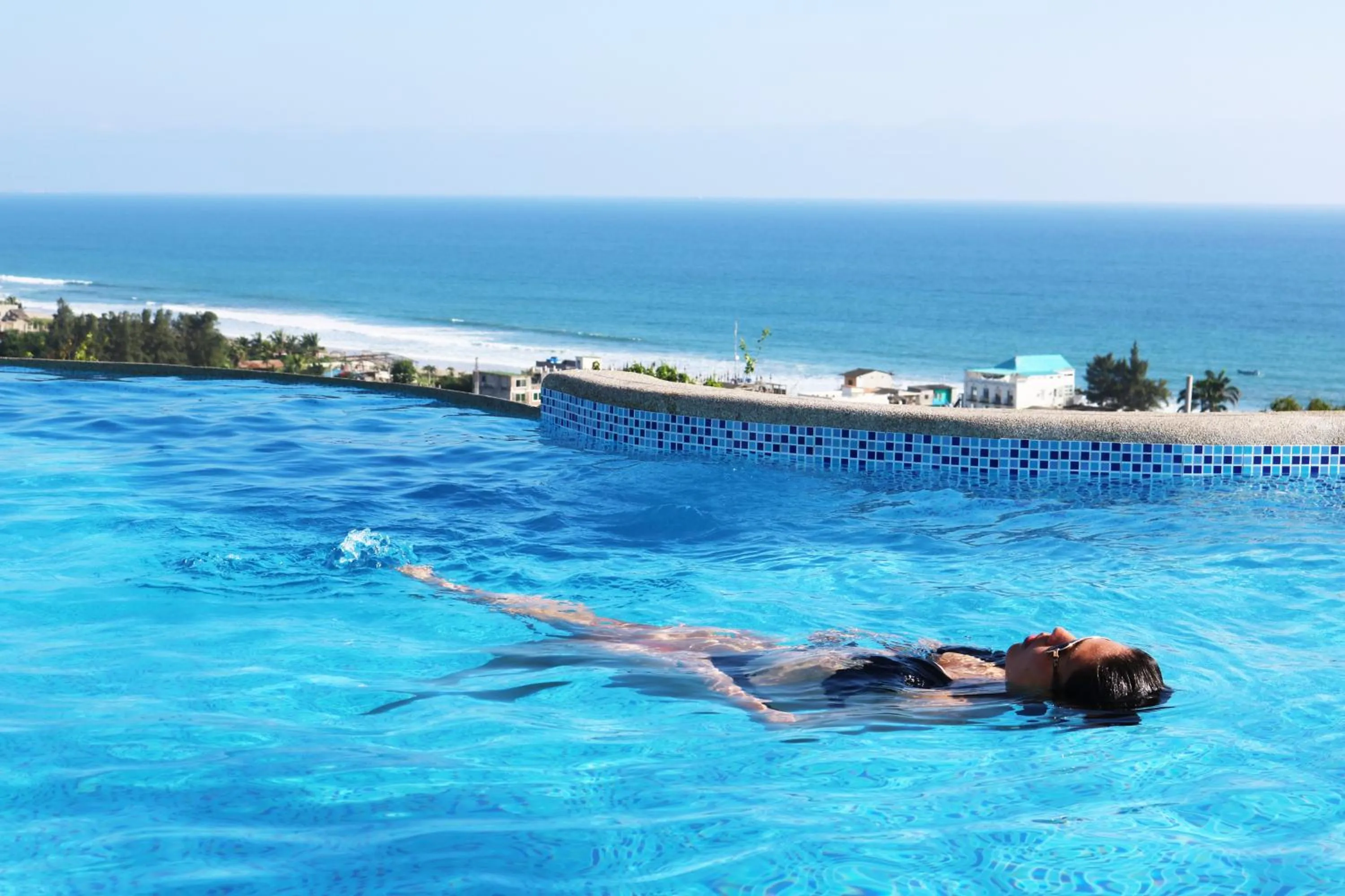 Swimming pool in Nativa Bambu Ecolodge