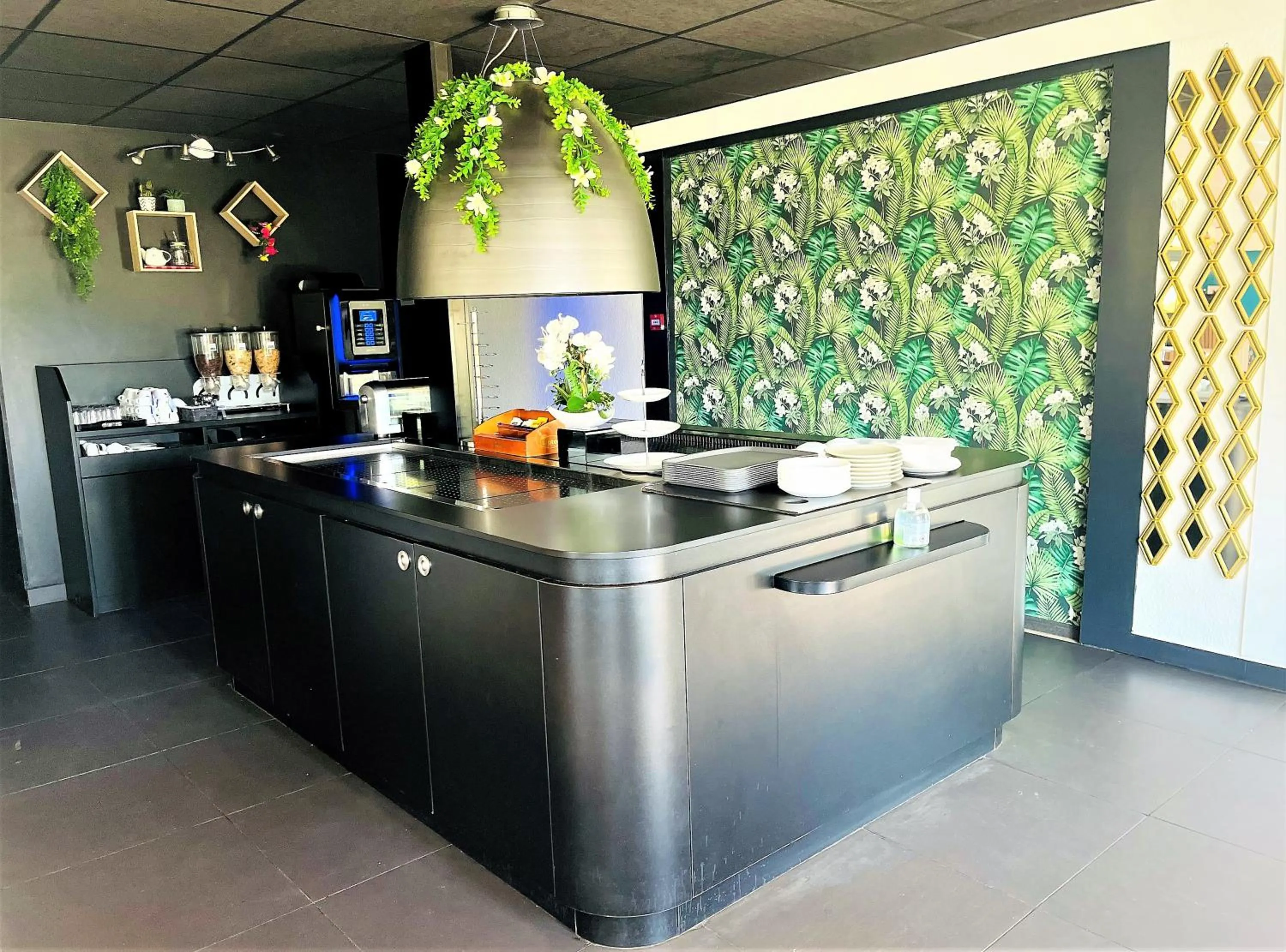 Breakfast in Hôtel Restaurant Kyriad de Péronne