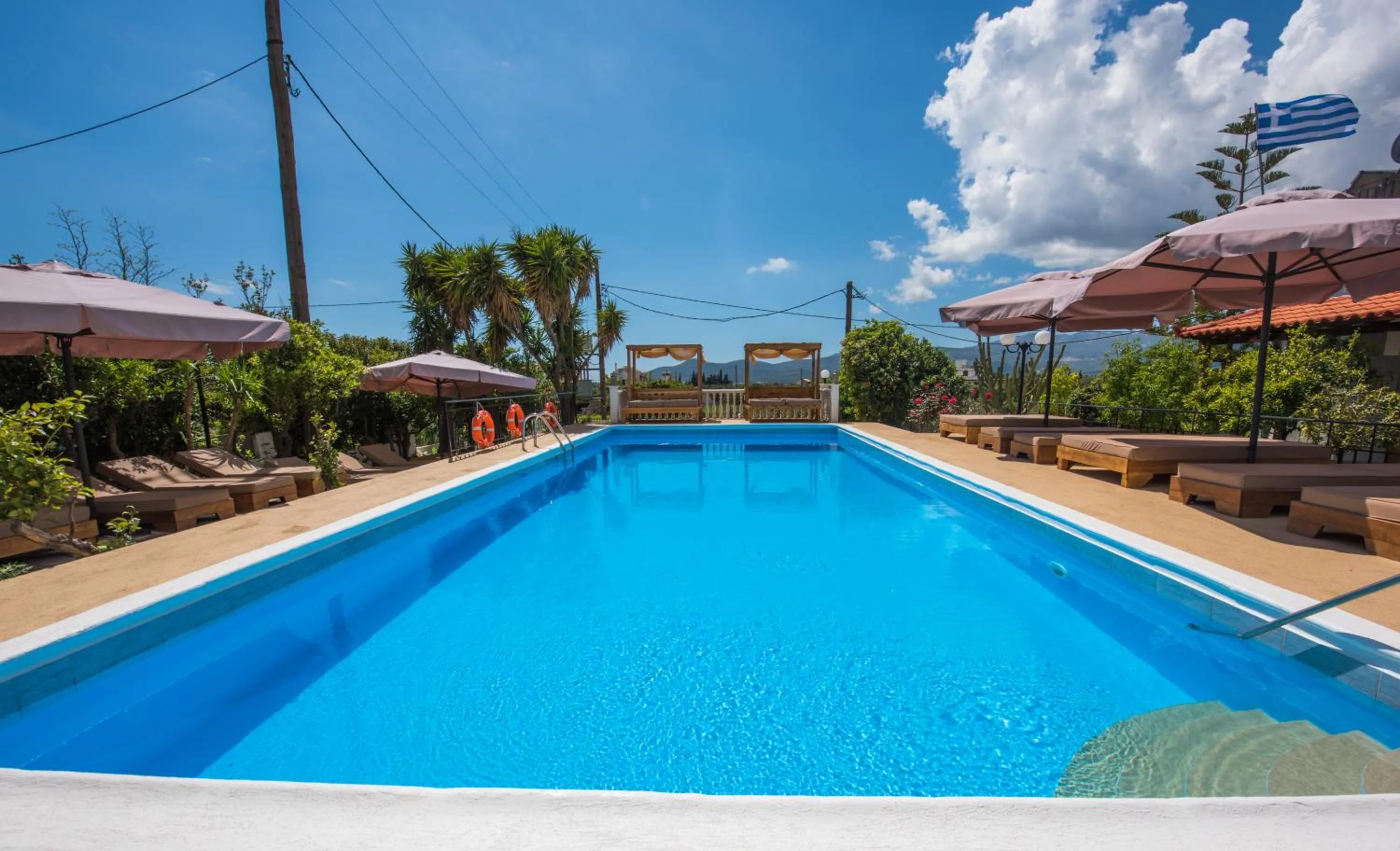 Swimming pool in Anthis Studios