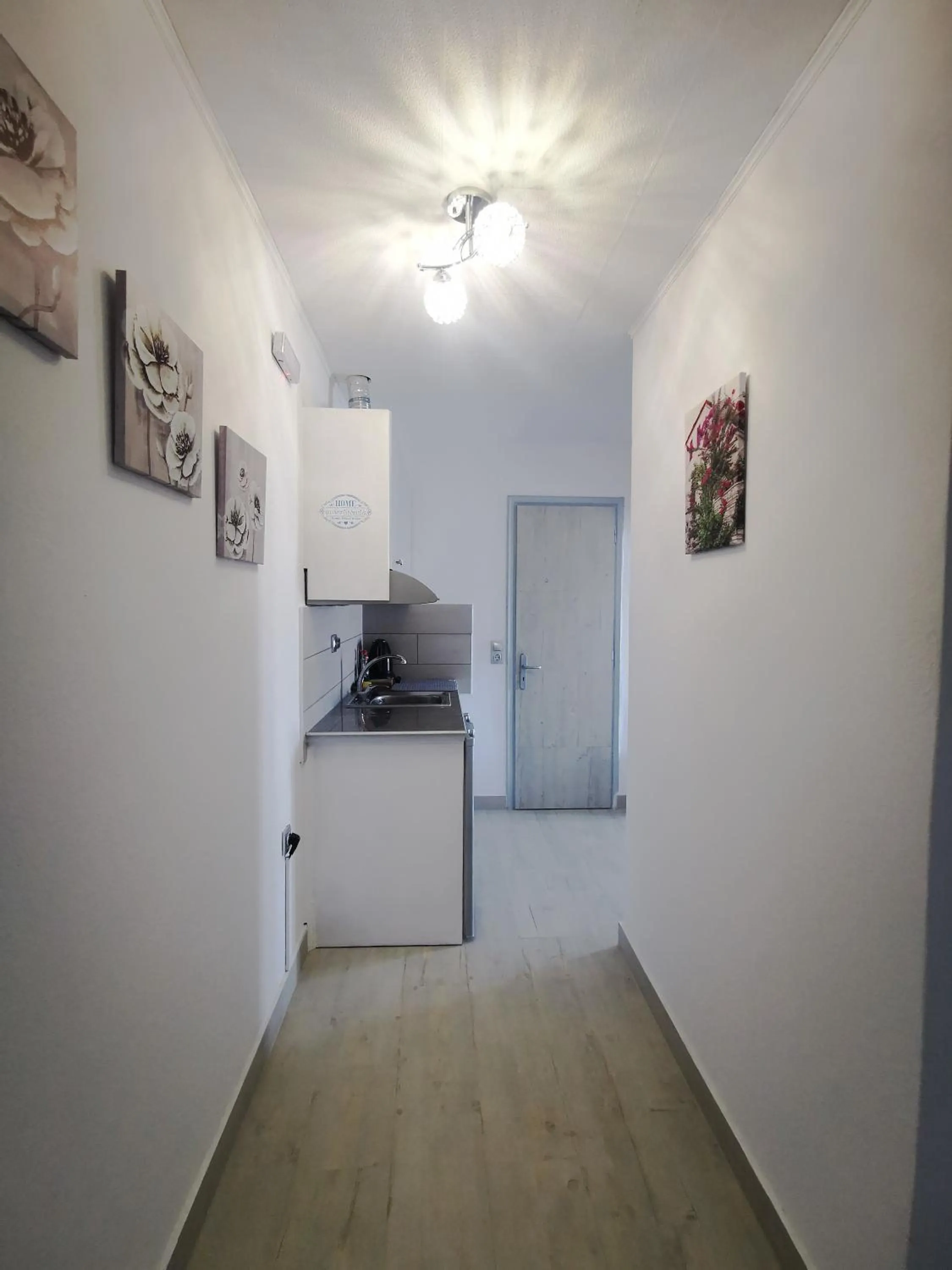 Kitchen or kitchenette in Anthis Studios