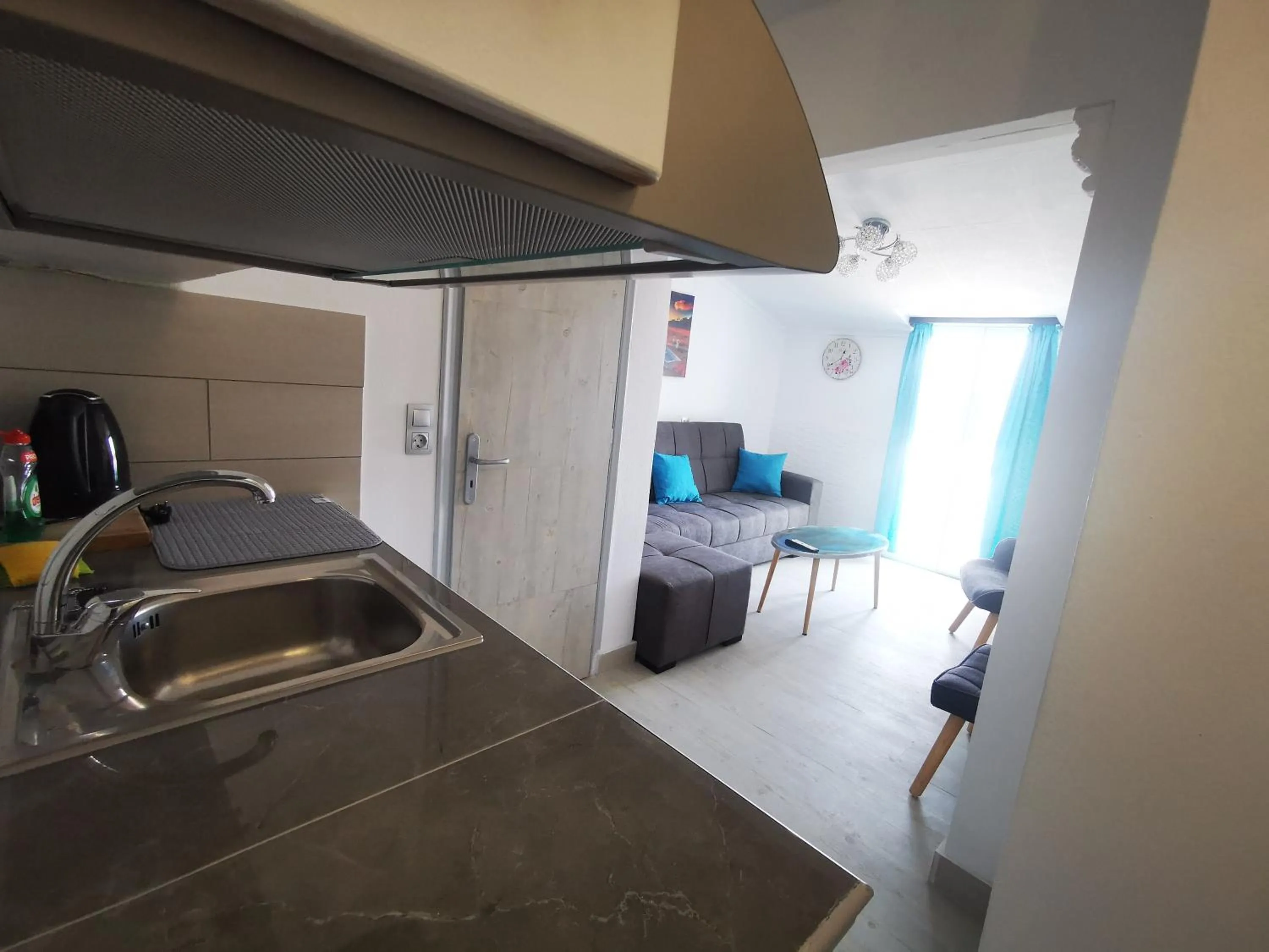 Kitchen or kitchenette in Anthis Studios