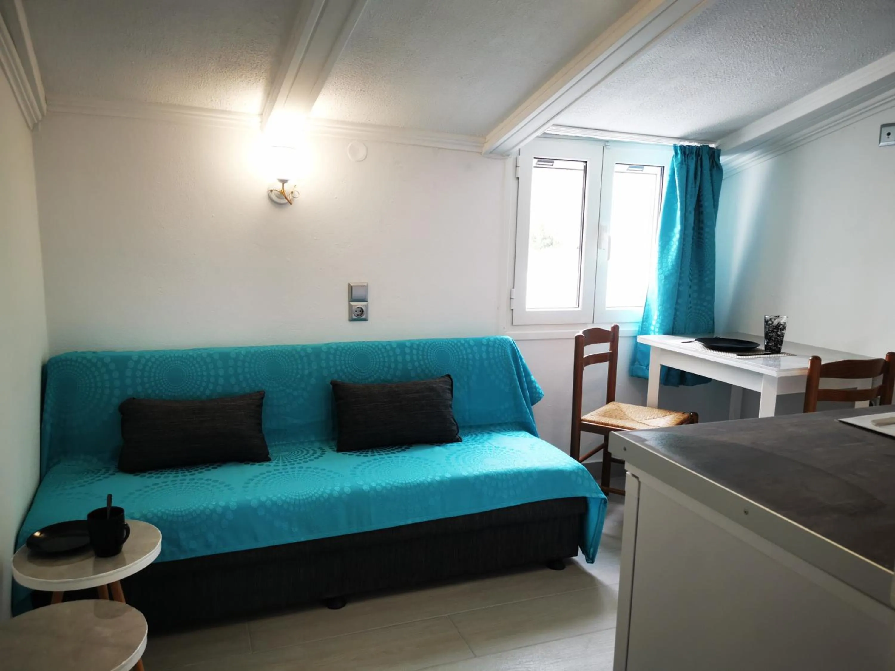 Kitchen or kitchenette in Anthis Studios