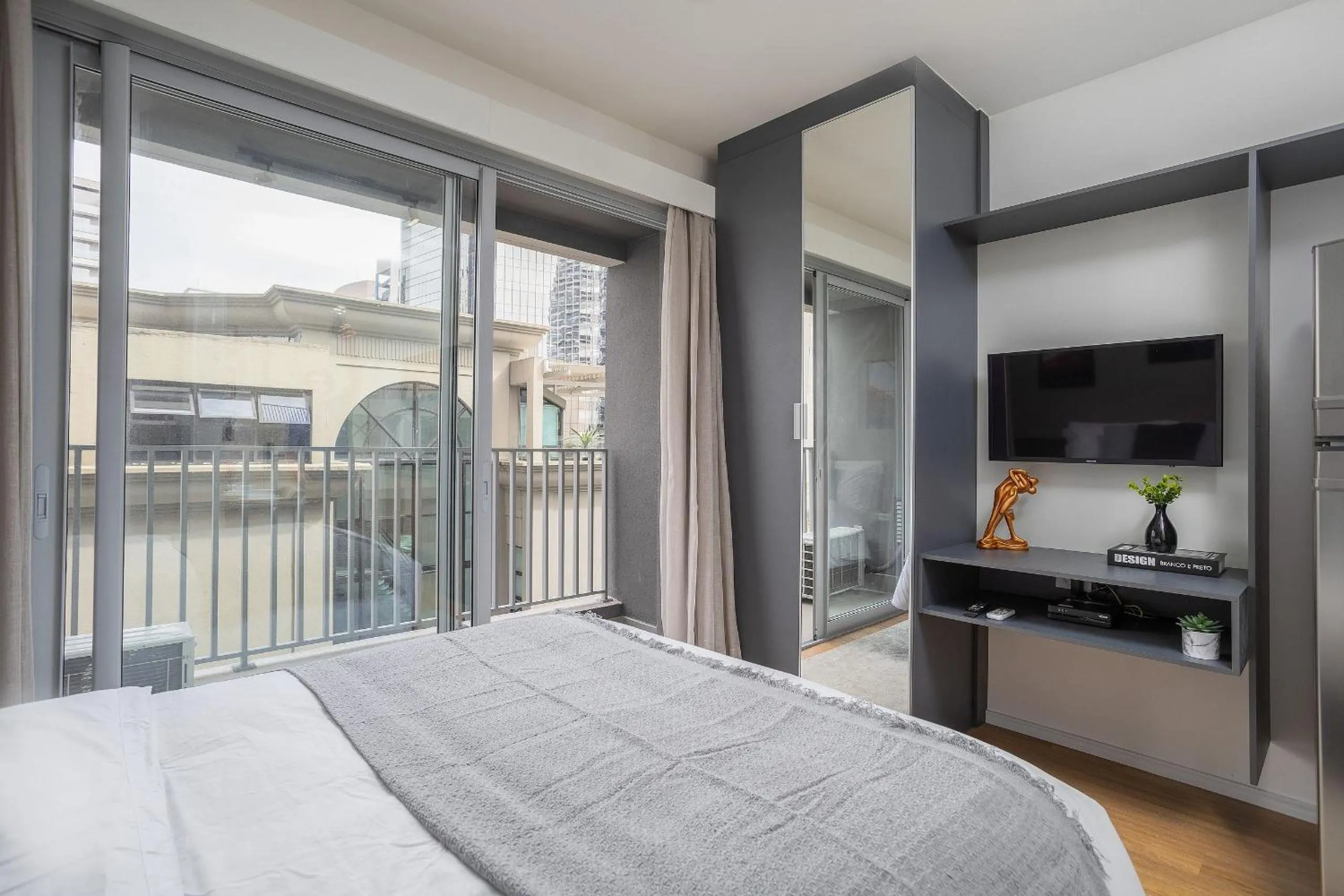 Bedroom, Bed in Ventura Pinheiros