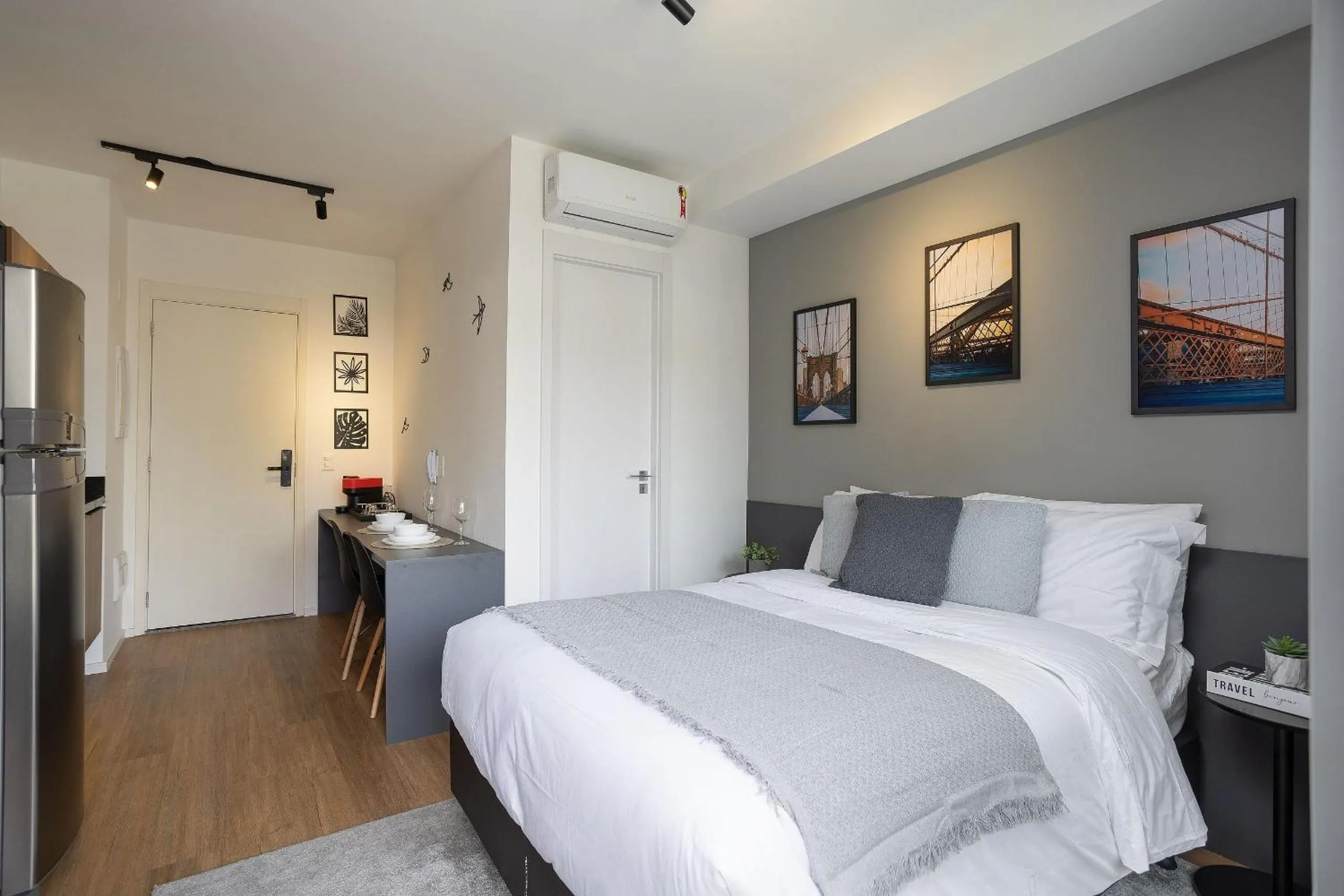 Bedroom, Bed in Ventura Pinheiros