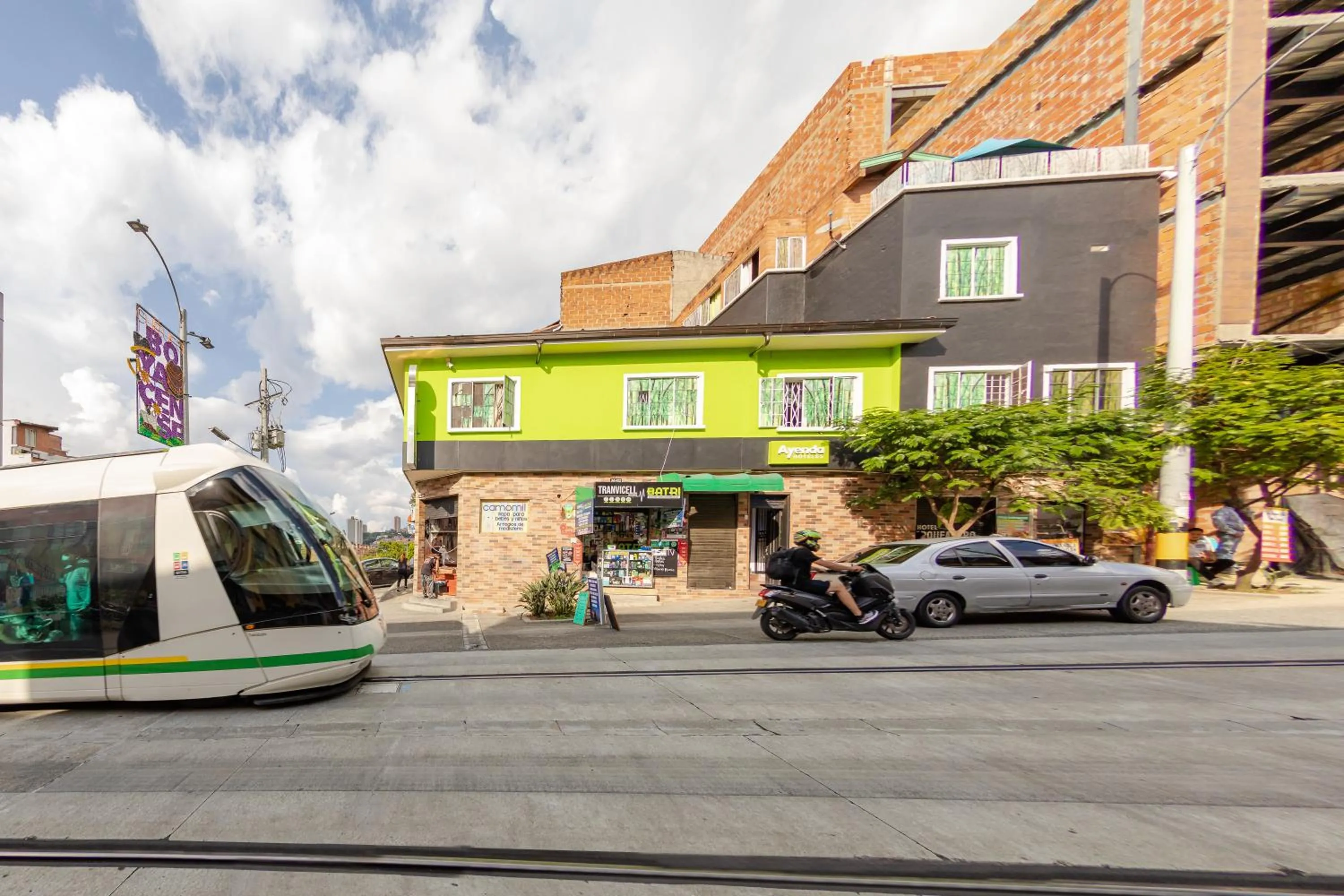 Property building in Ayenda 1231 Paradise Center