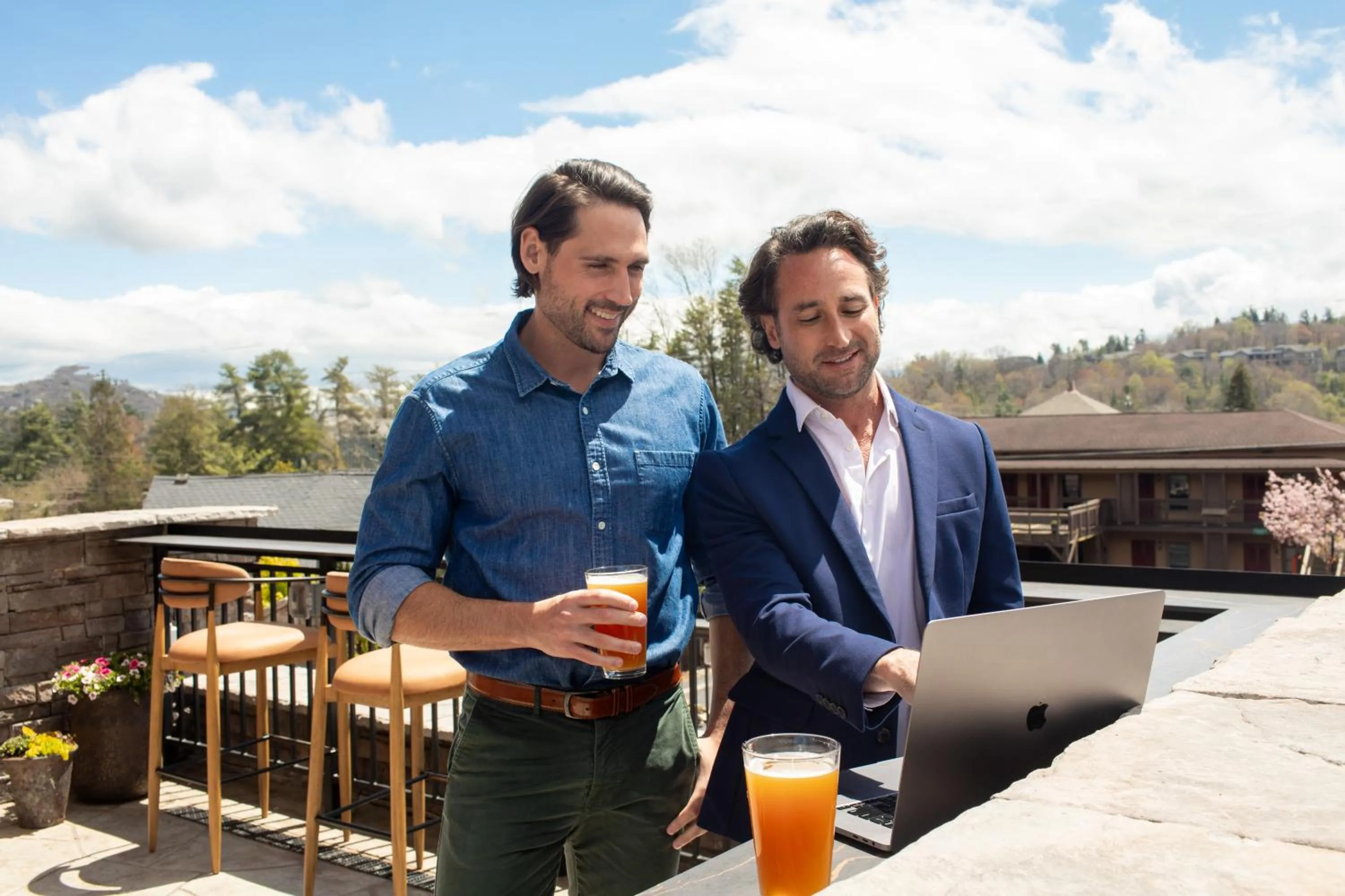 Restaurant/places to eat in The Embers Hotel