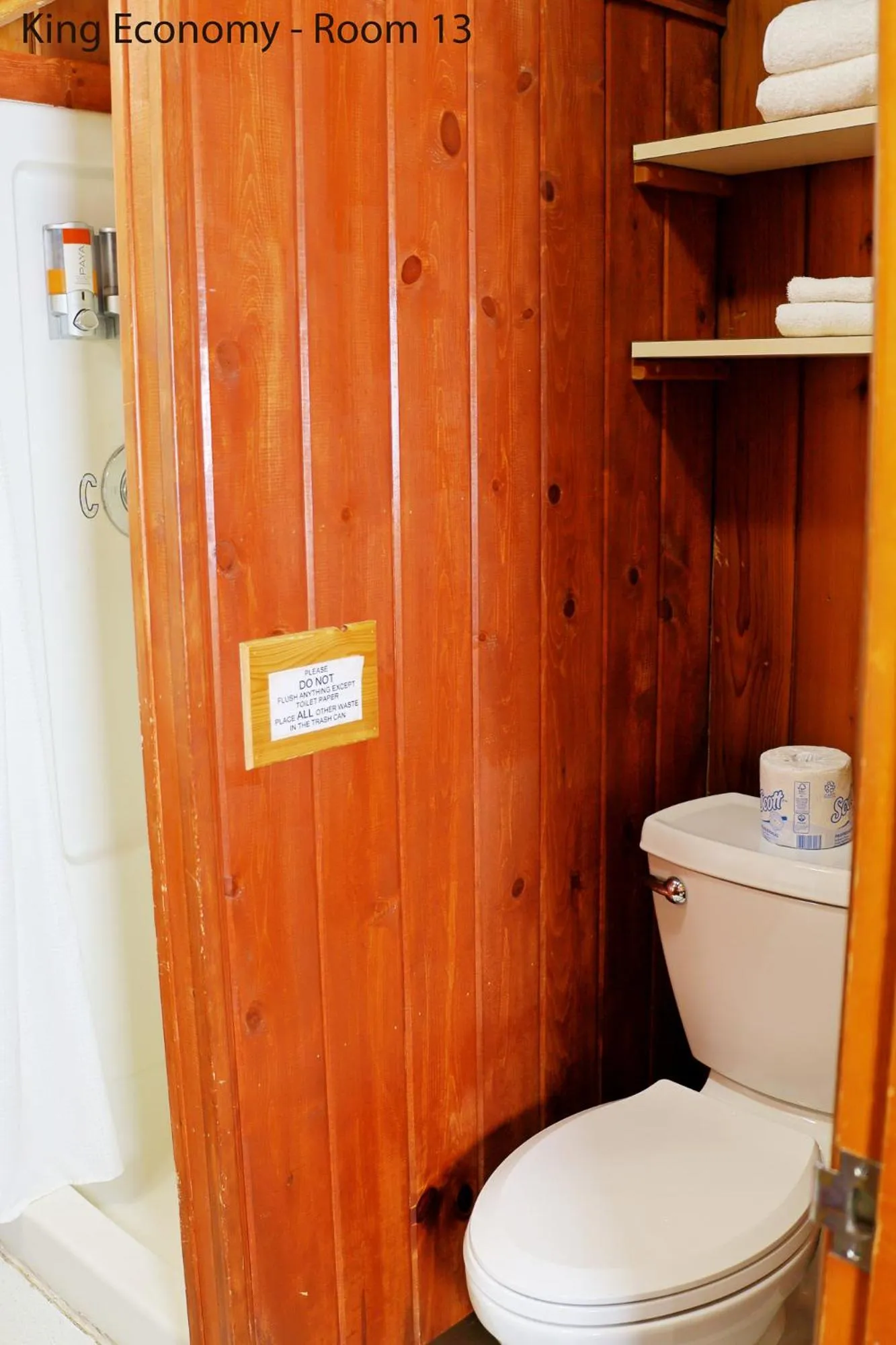 Toilet in Park Motel and Cabins