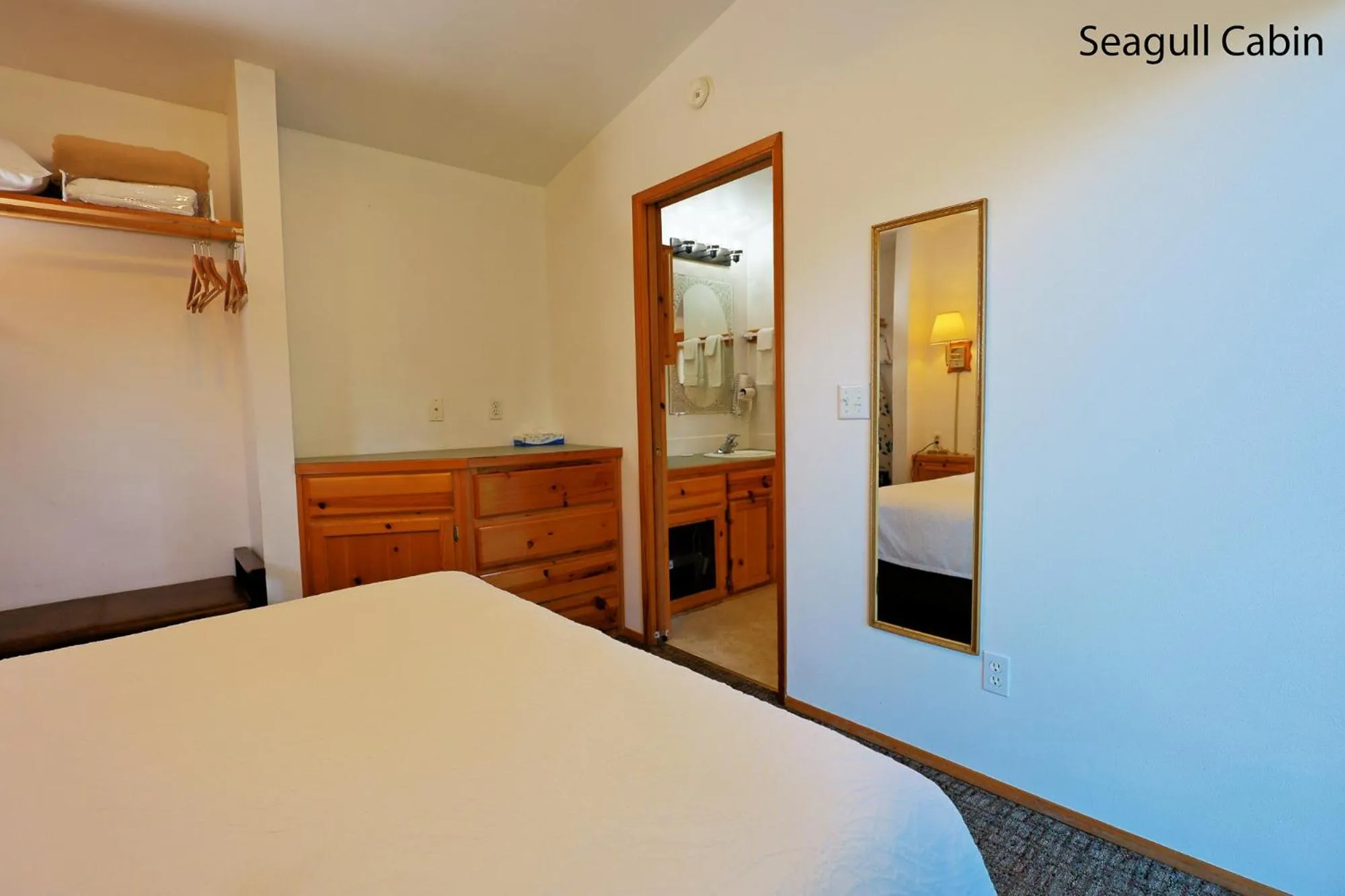 Bed in Park Motel and Cabins