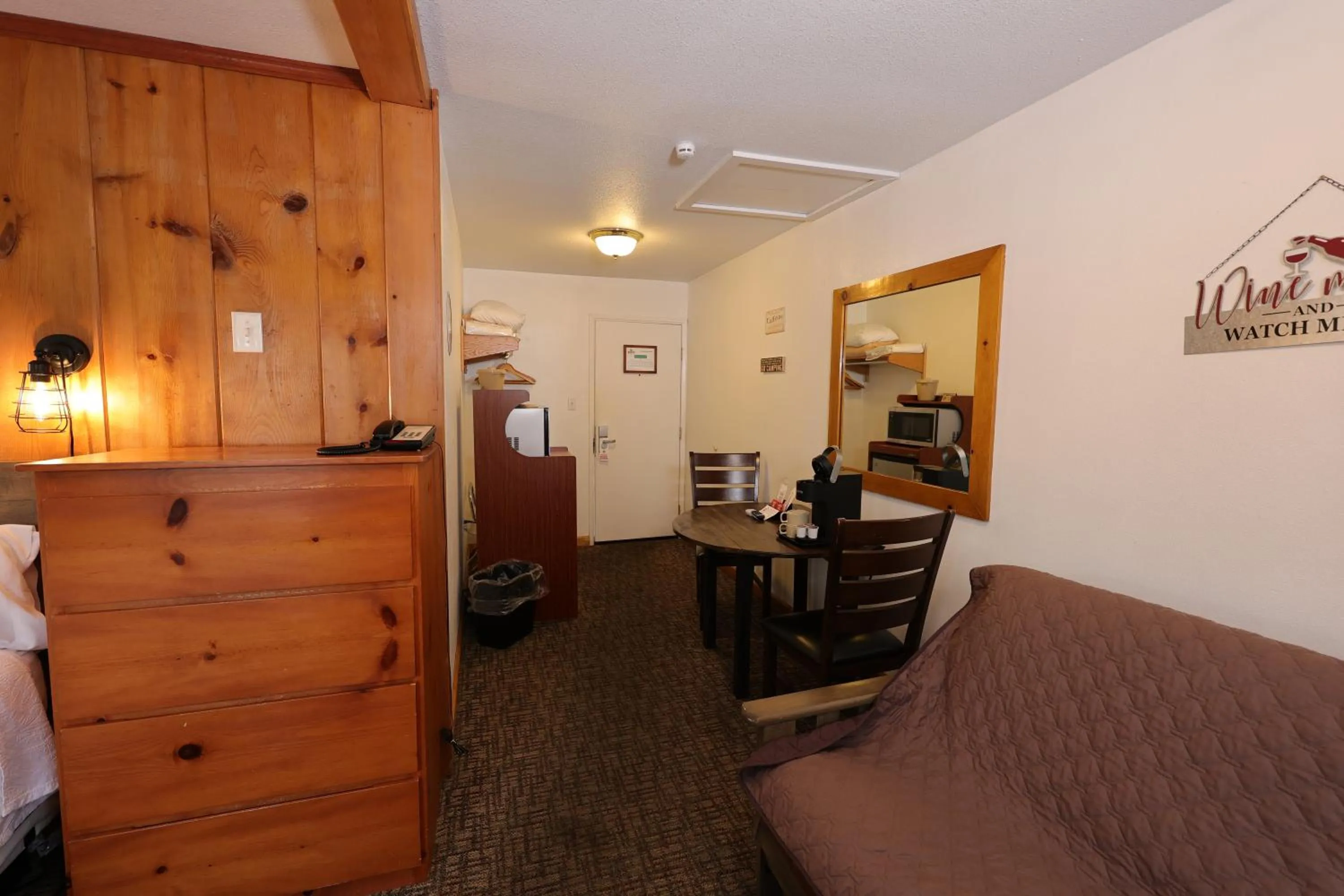 Park Motel and Cabins