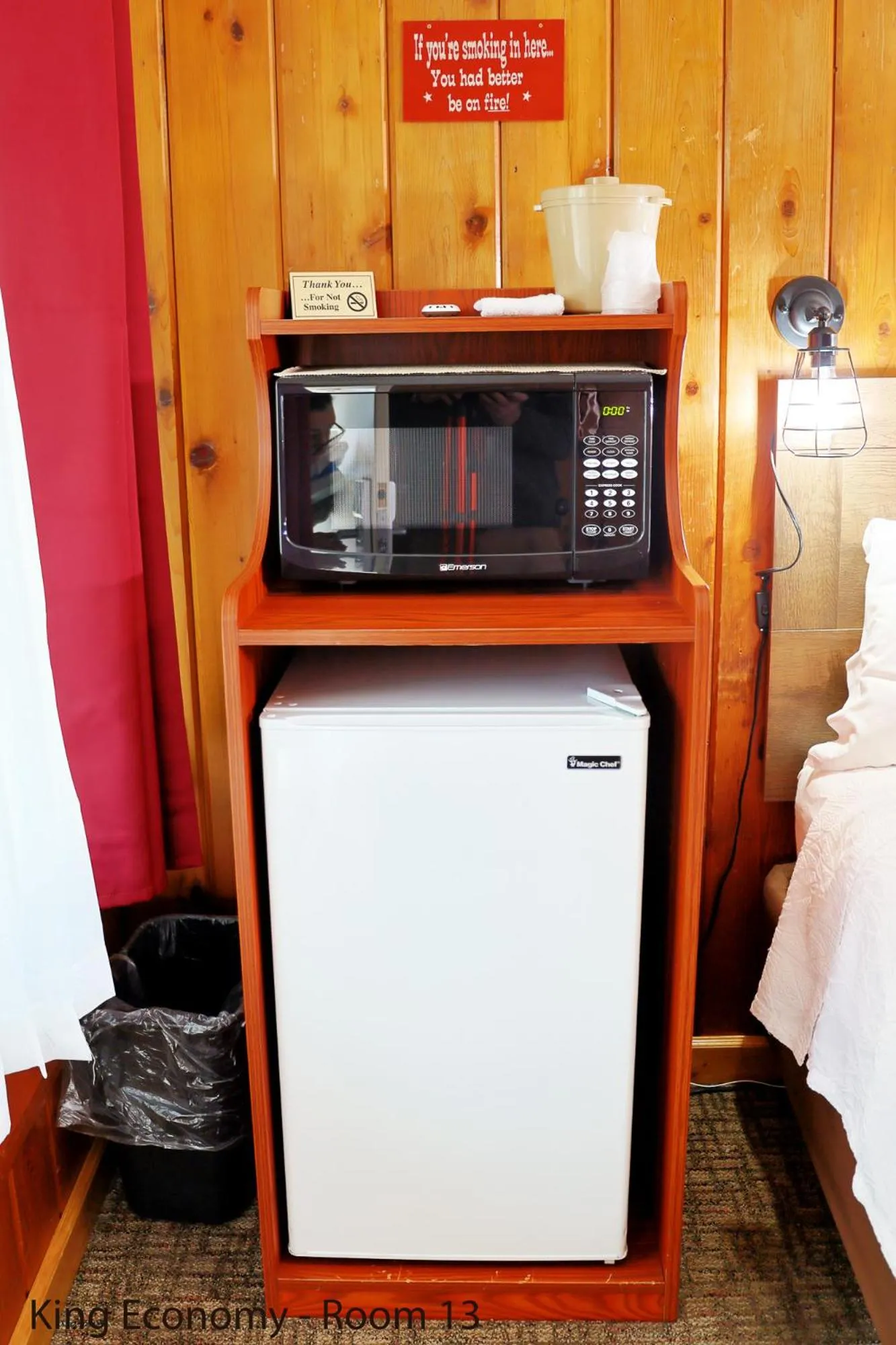 microwave in Park Motel and Cabins