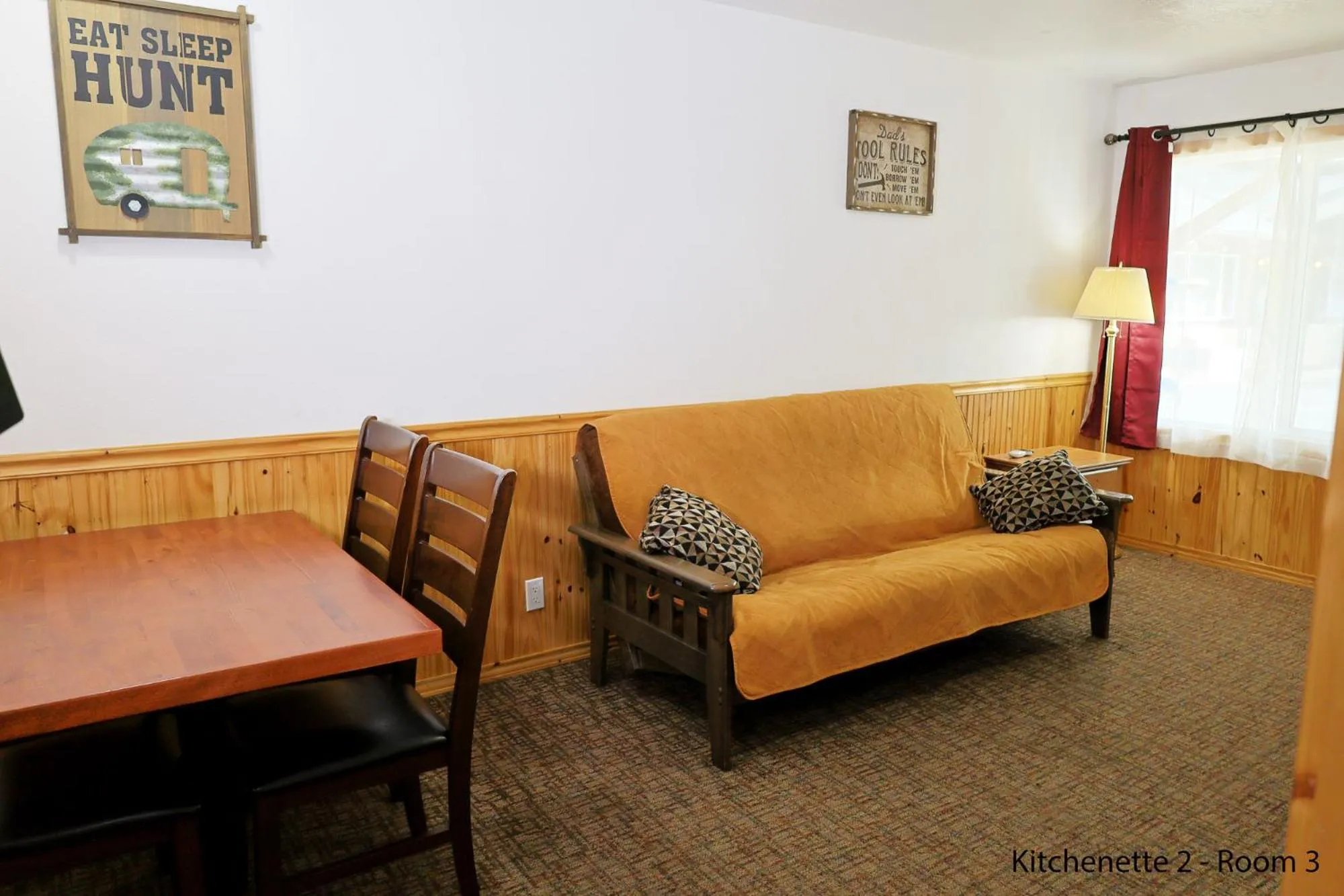 Living room in Park Motel and Cabins