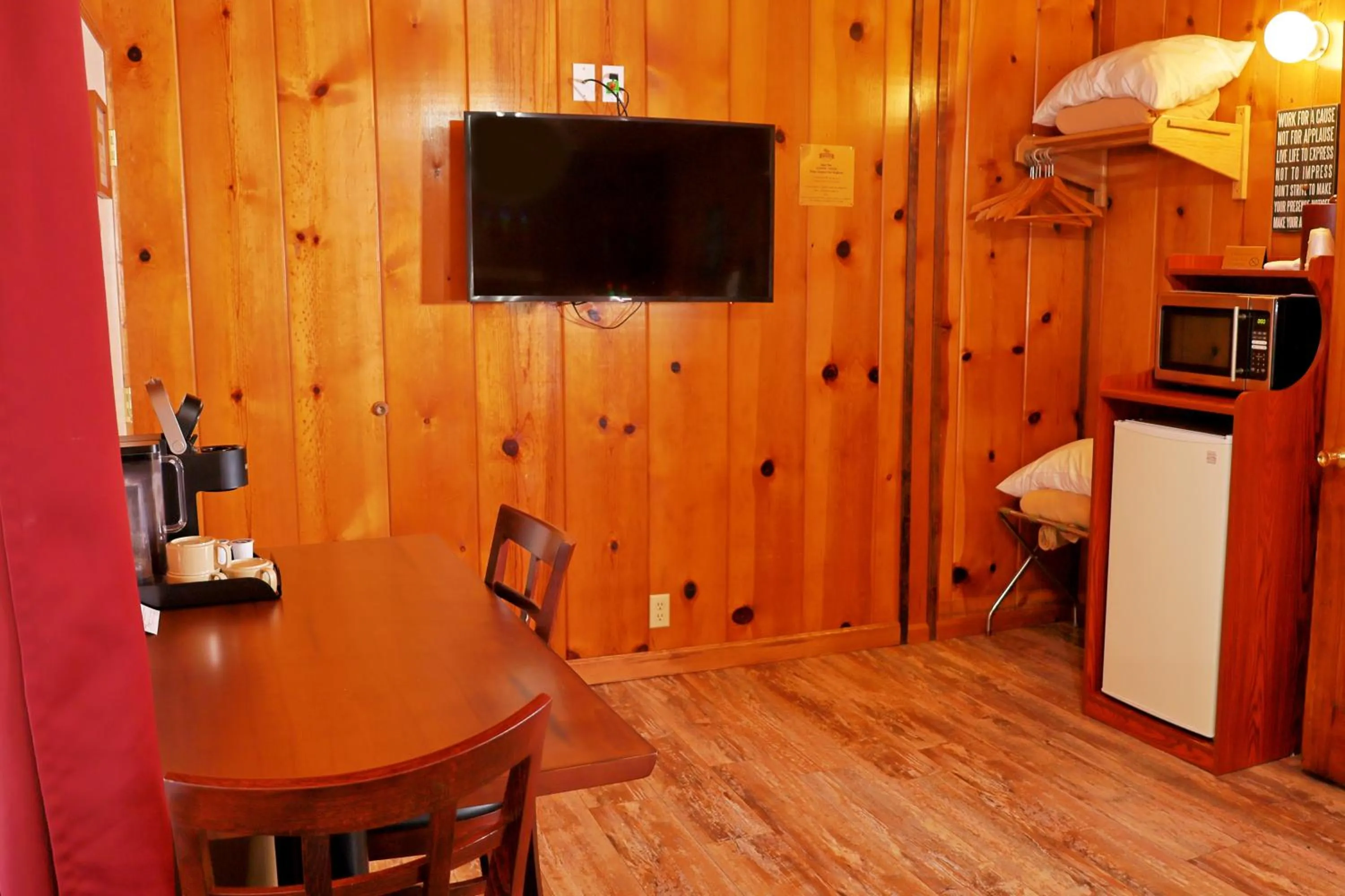 Dining area in Park Motel and Cabins