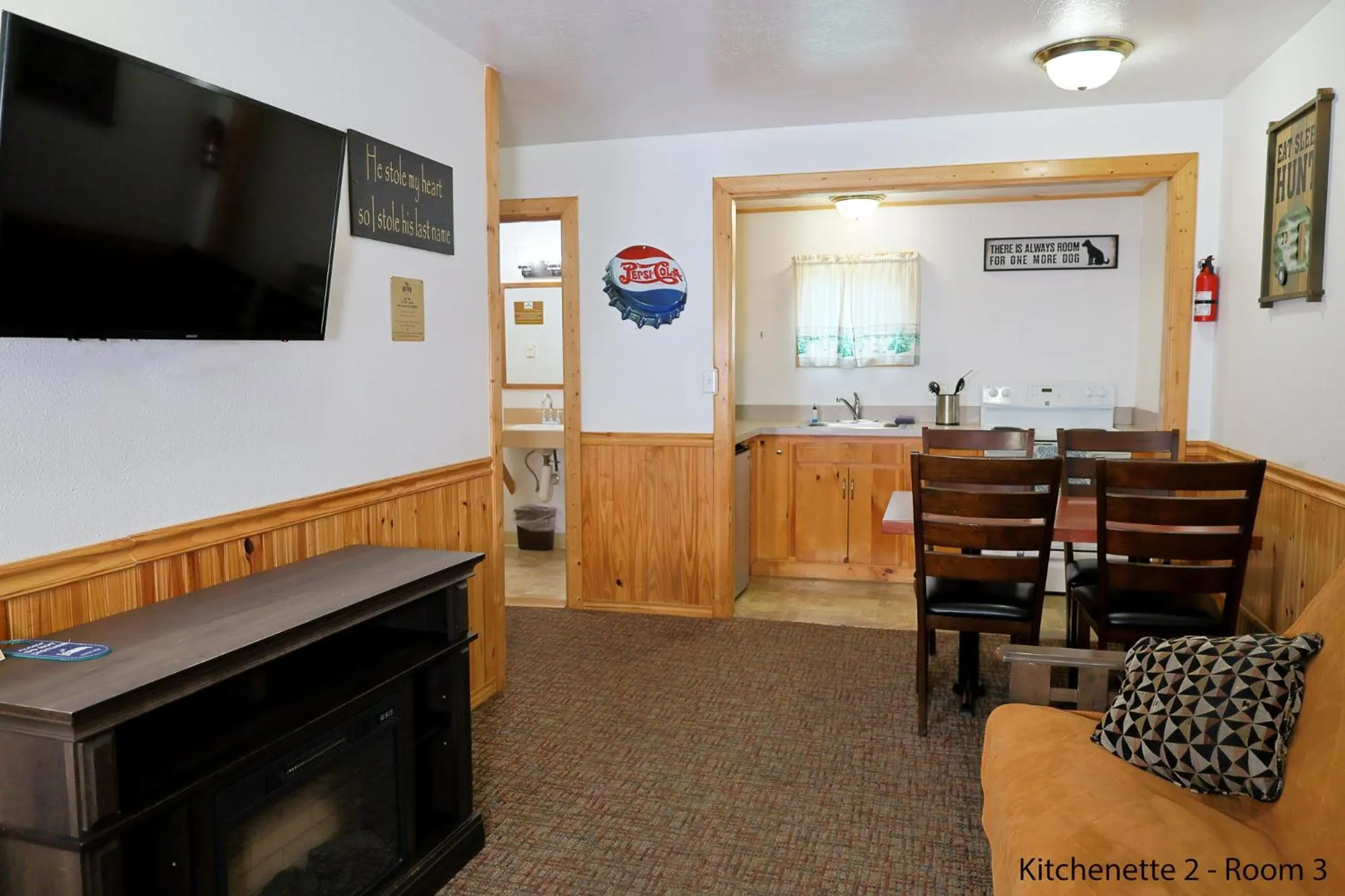 TV and multimedia in Park Motel and Cabins
