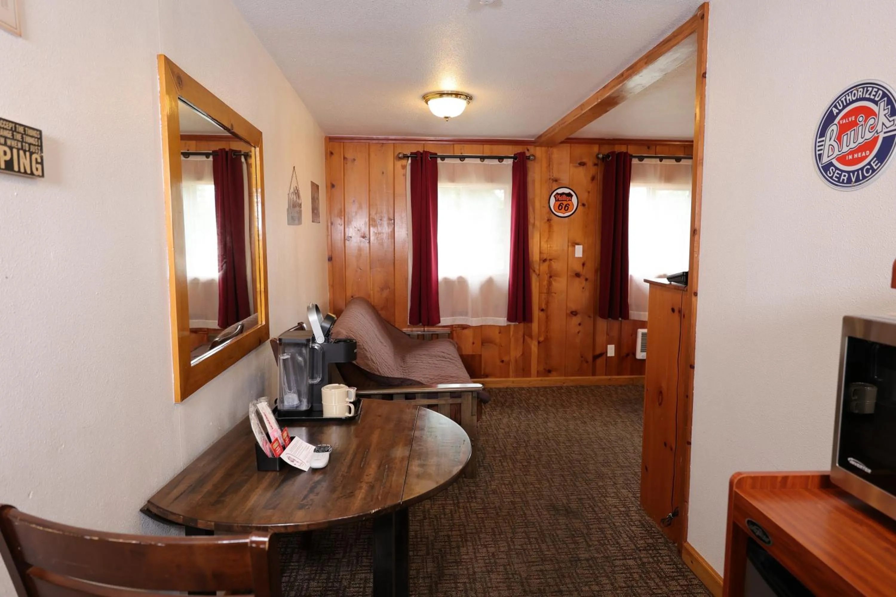 Park Motel and Cabins