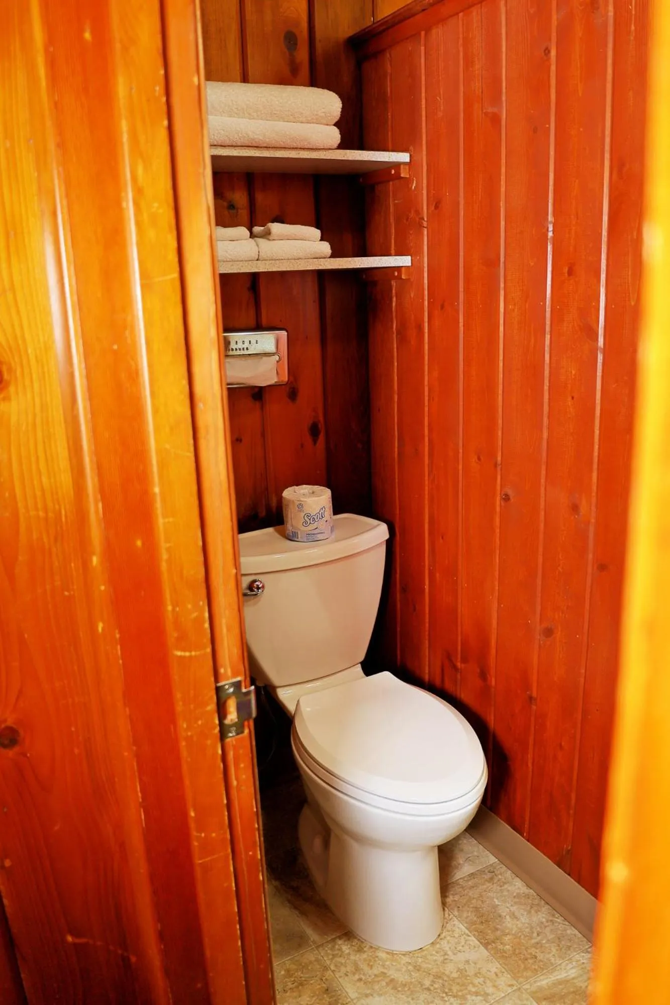 Toilet in Park Motel and Cabins