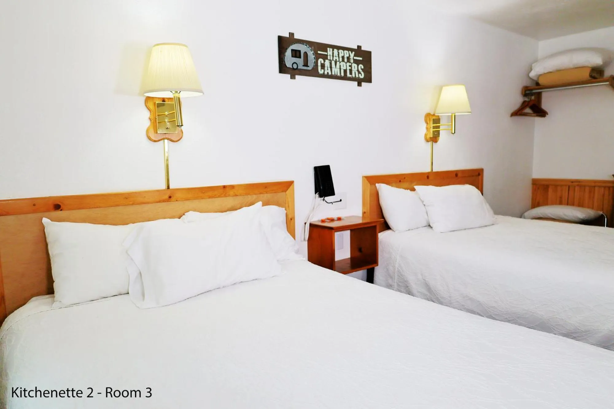 Bed in Park Motel and Cabins