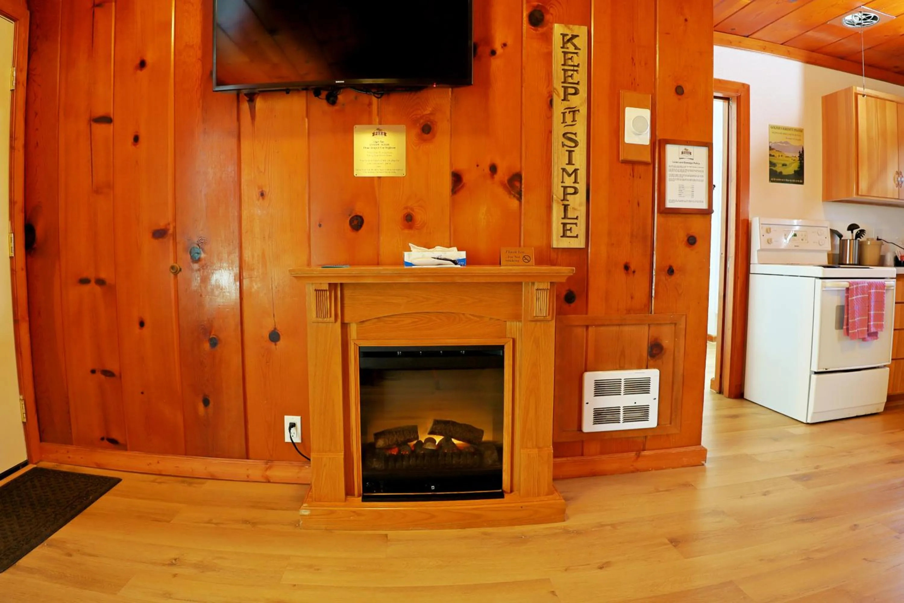 TV and multimedia in Park Motel and Cabins