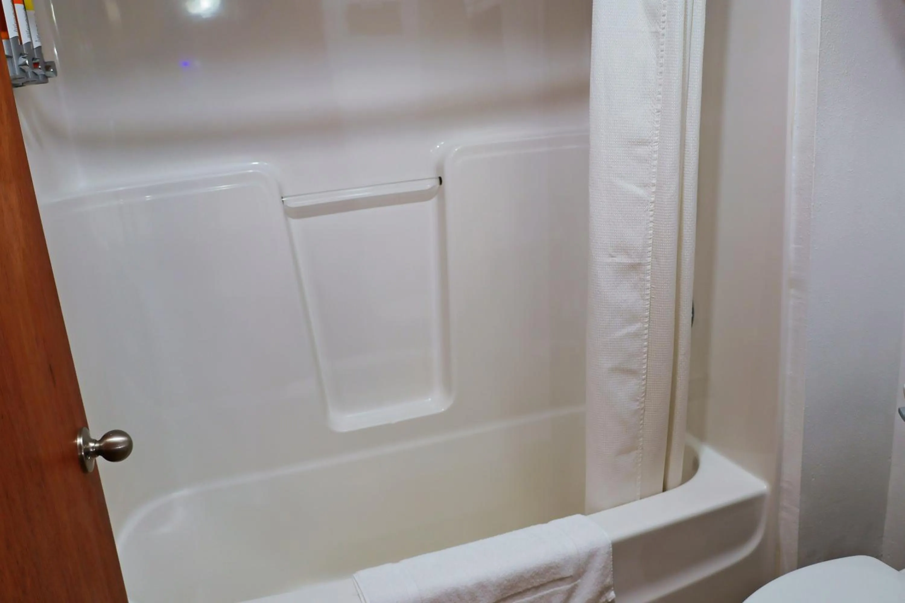 Bathroom in Park Motel and Cabins