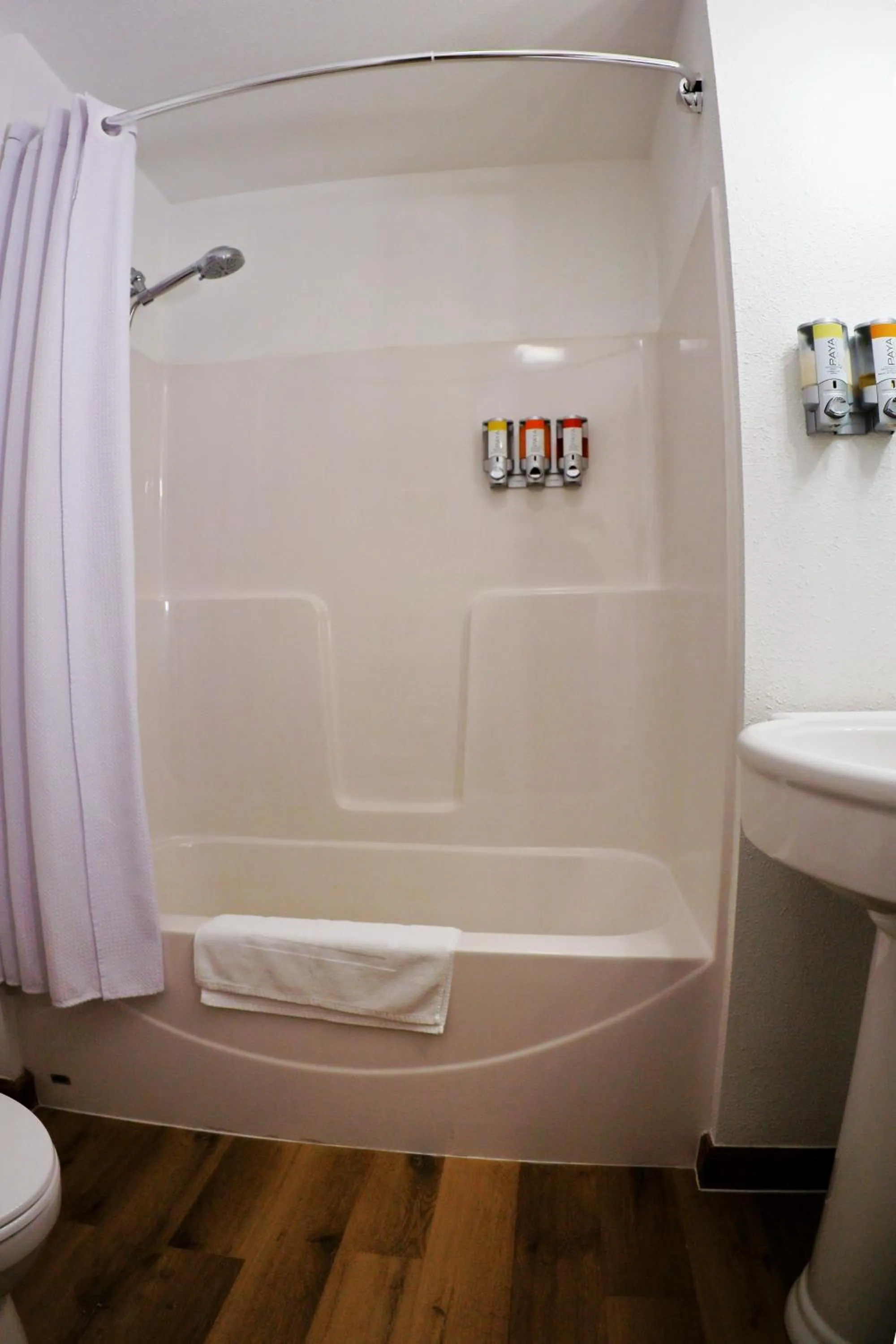 Shower in Park Motel and Cabins