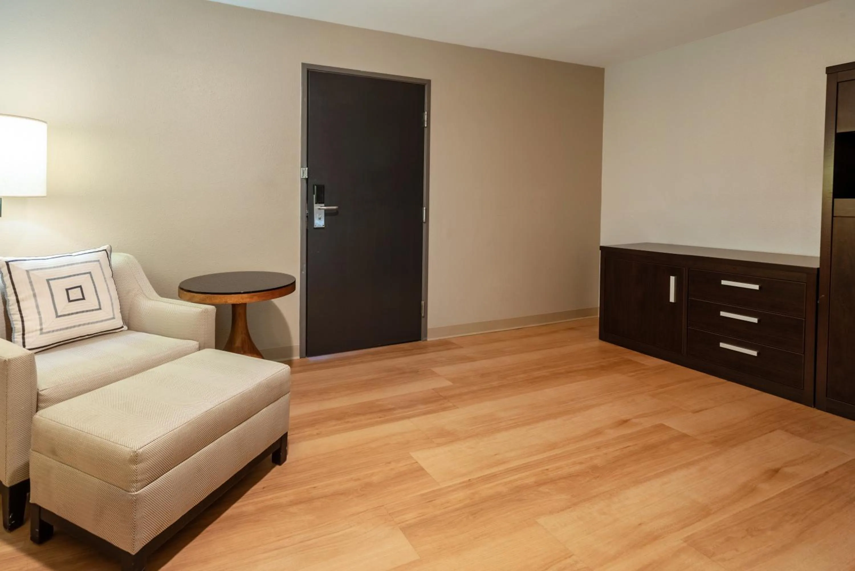 Living room, Bed in The Marco Hotel Lake Charles