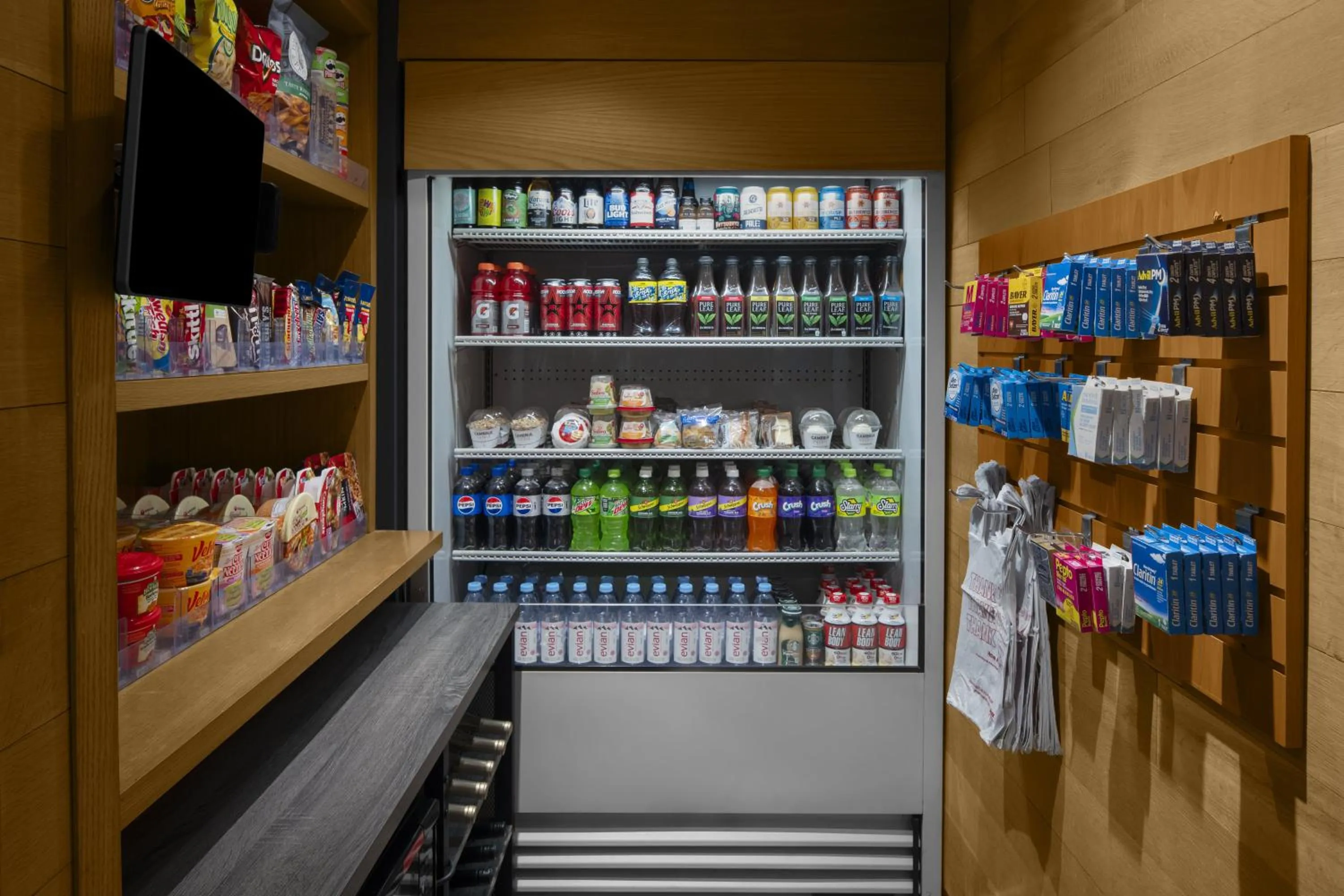 On-site shops in Cambria Hotel New York - Chelsea