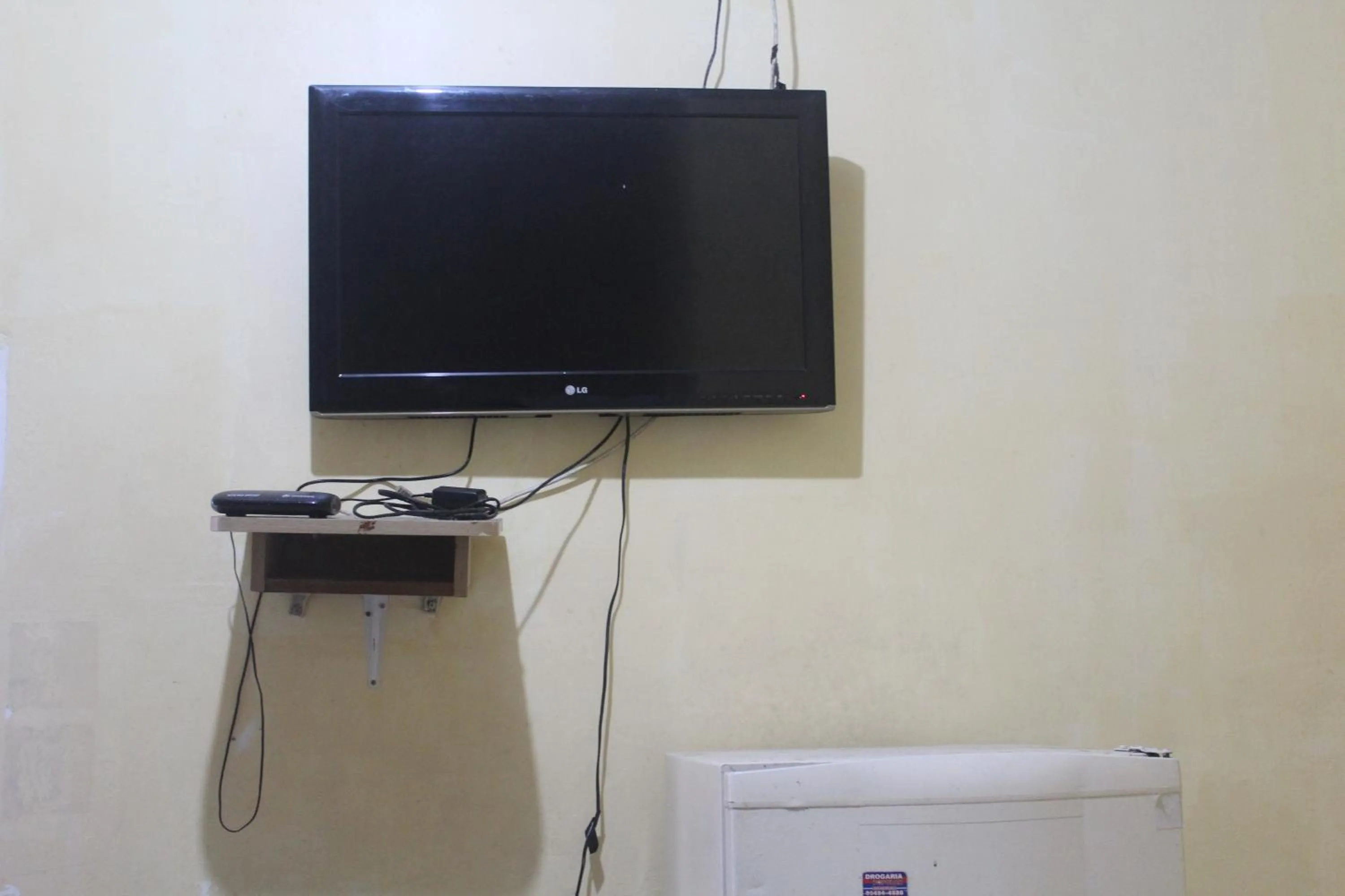 TV and multimedia in OYO Hotel Tbs
