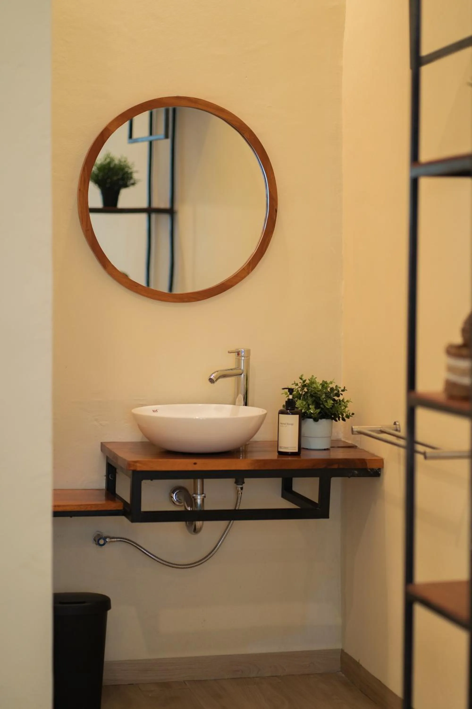 Public Bath in Alba Inn Sanur by SooBali