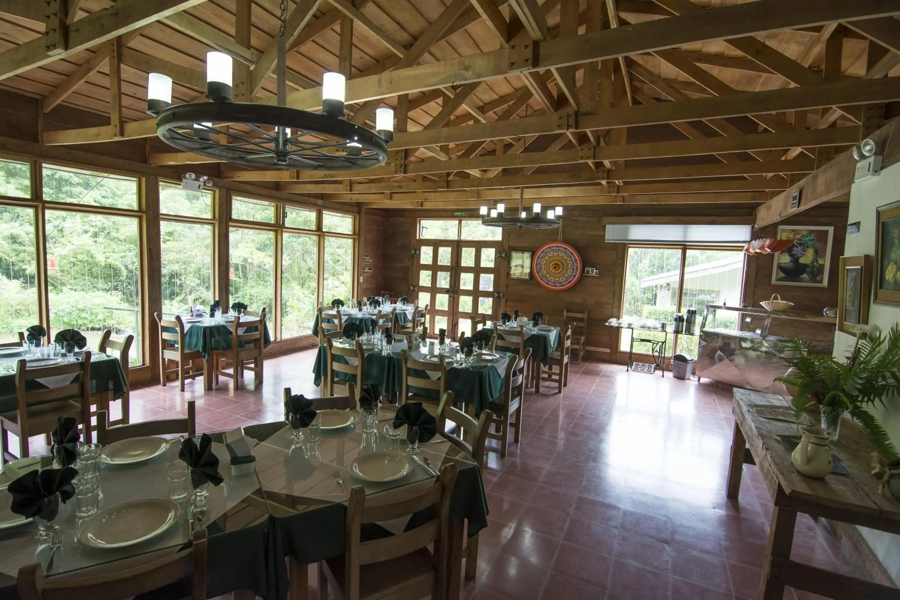 Restaurant/places to eat in Bosque de Paz Reserva Biologica