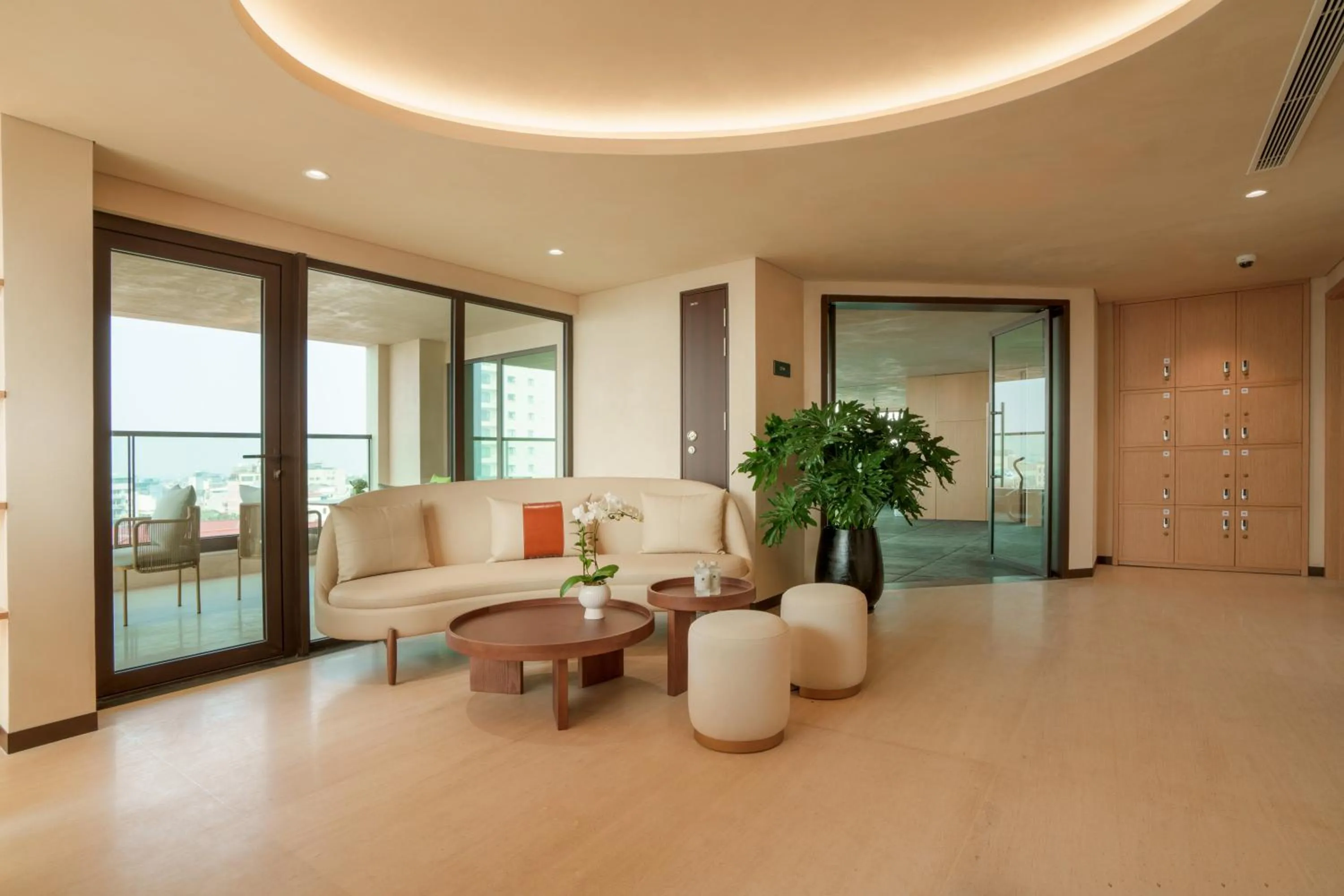 Area and facilities in The Five Suites Lilas