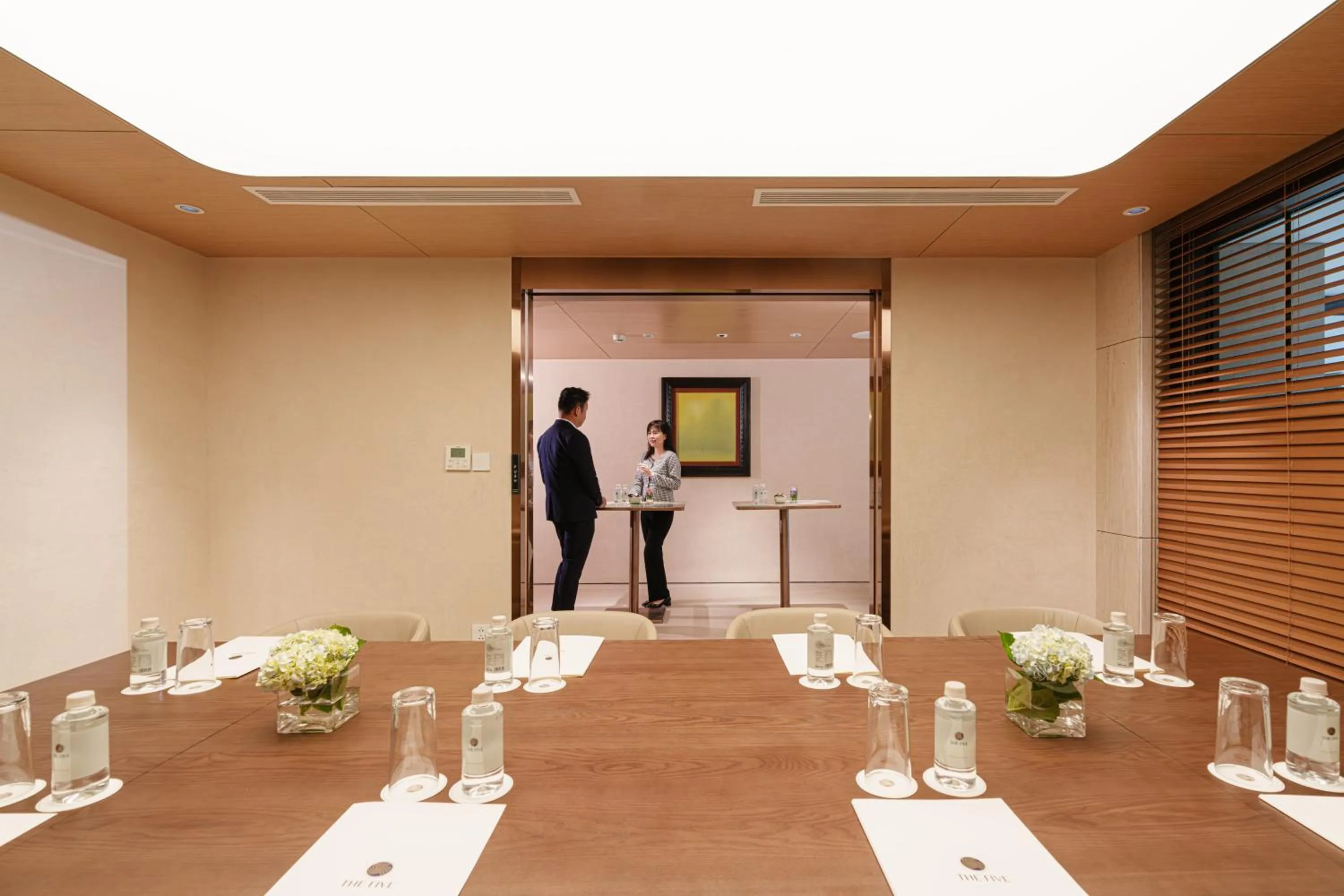 Business facilities in The Five Suites Lilas