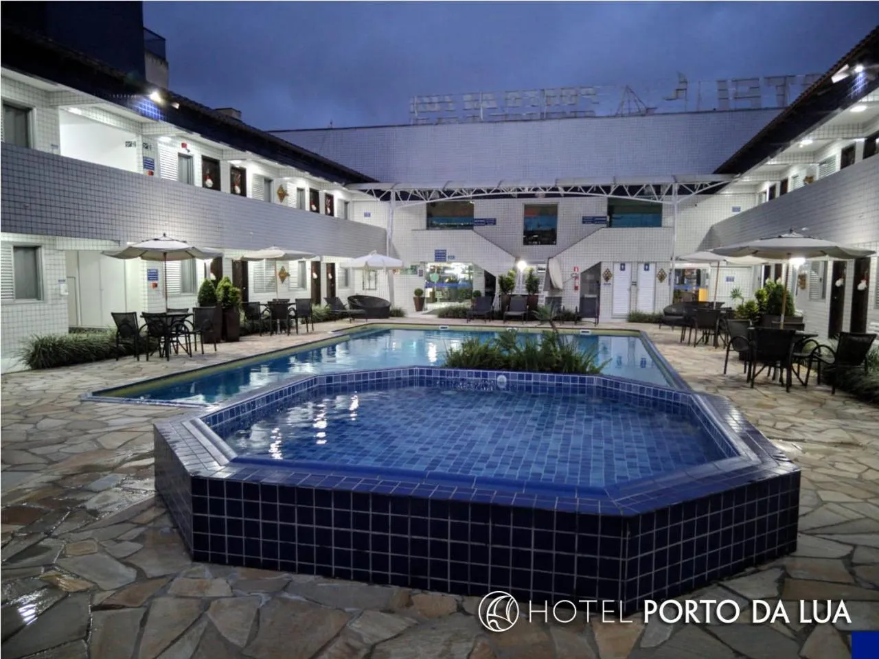 Swimming pool in Hotel Pousada Porto da Lua