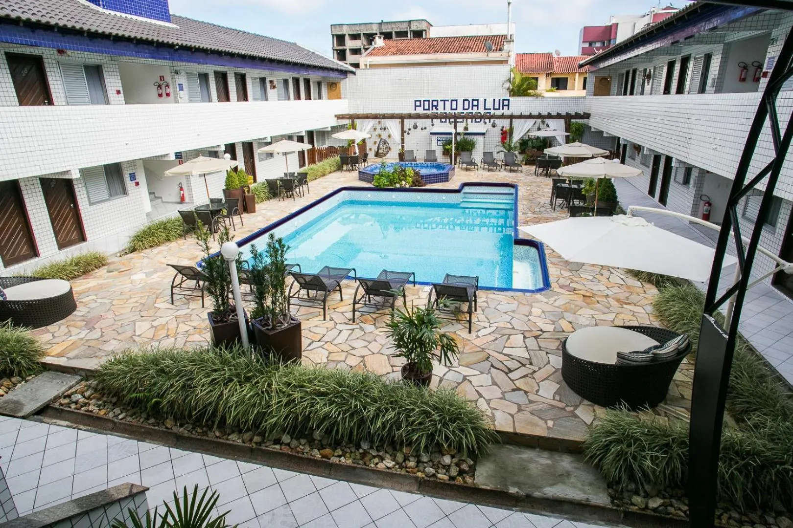 Swimming pool in Hotel Pousada Porto da Lua